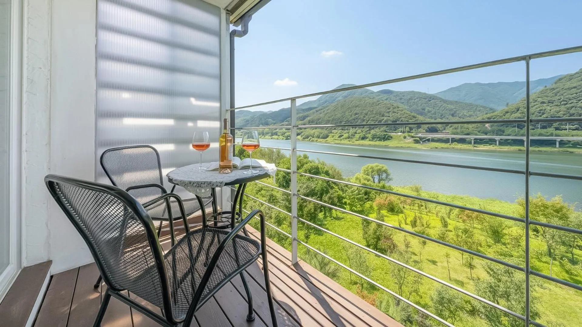 Property building in Gapyeong Rowa River view Pension