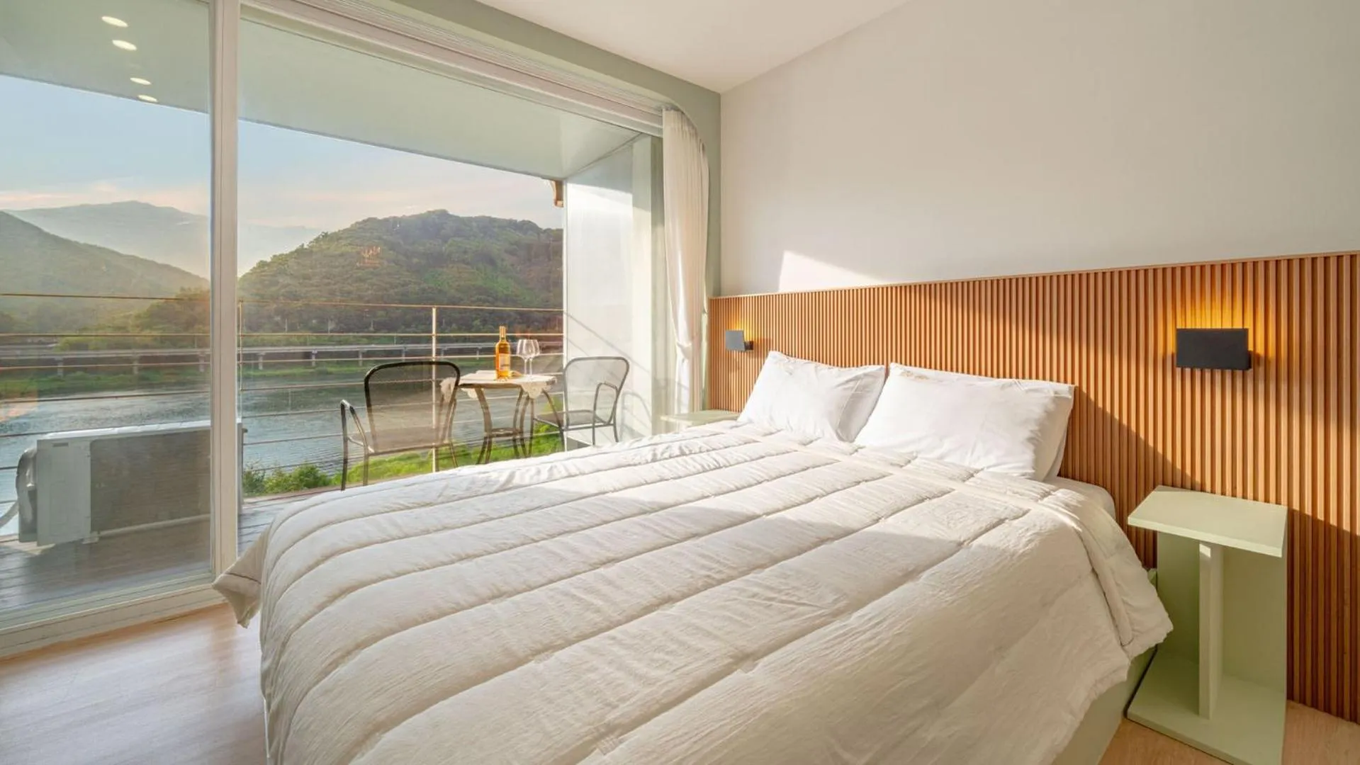 Property building, Bed in Gapyeong Rowa River view Pension