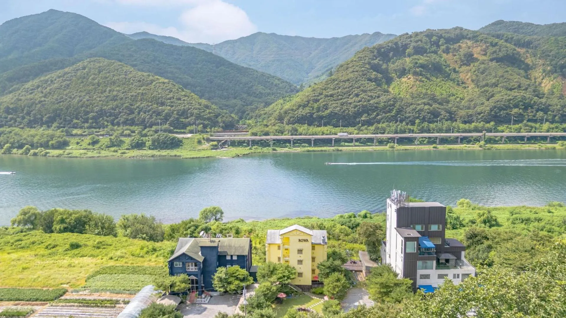Property building in Gapyeong Rowa River view Pension
