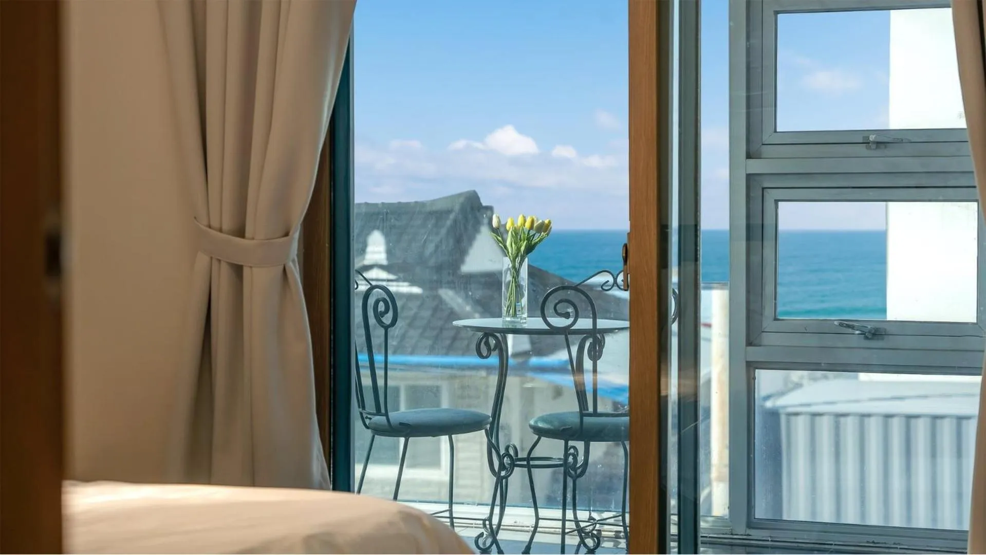 Property building in Samcheok jangho sanho Pension