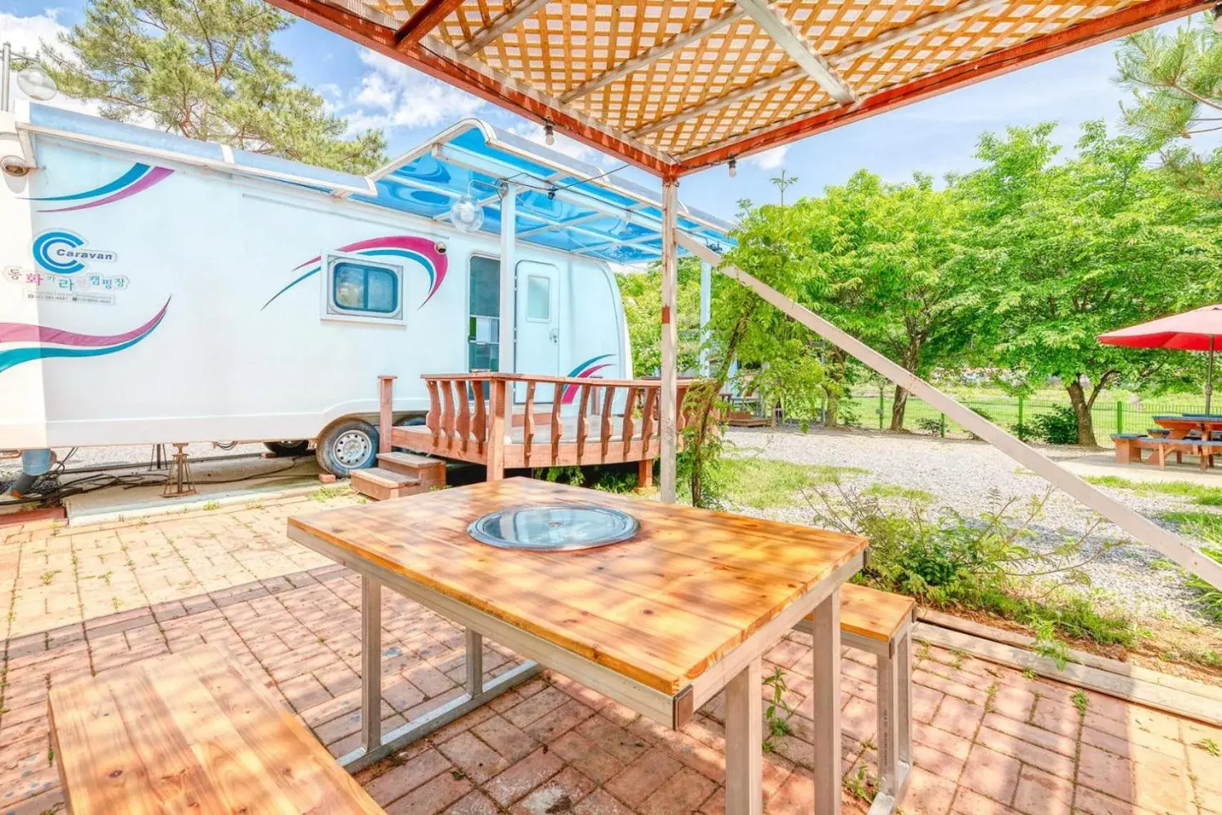 Property building in Gapeyong Donghwa Caravan Property building in Gapeyong Donghwa Caravan