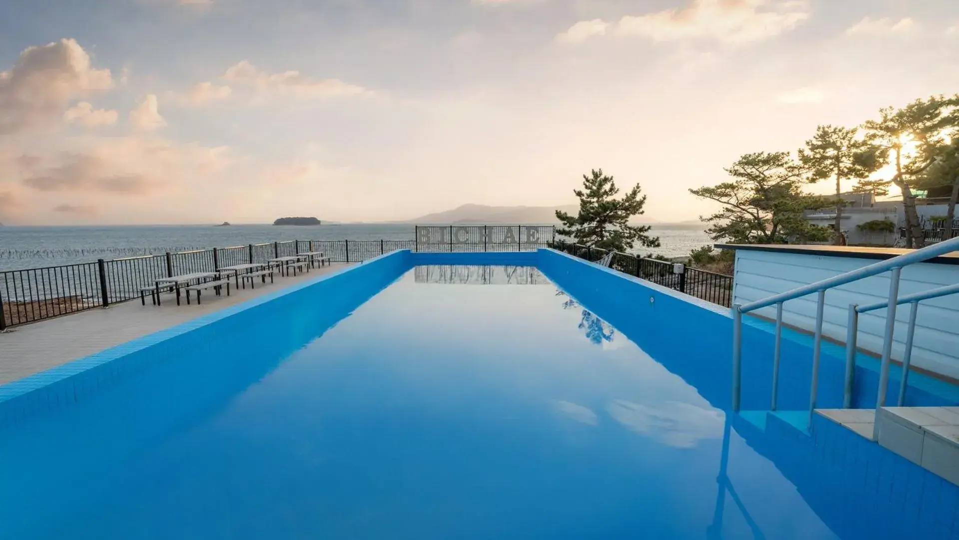 Property building in Sacheon Bichae Pension Property building in Sacheon Bichae Pension