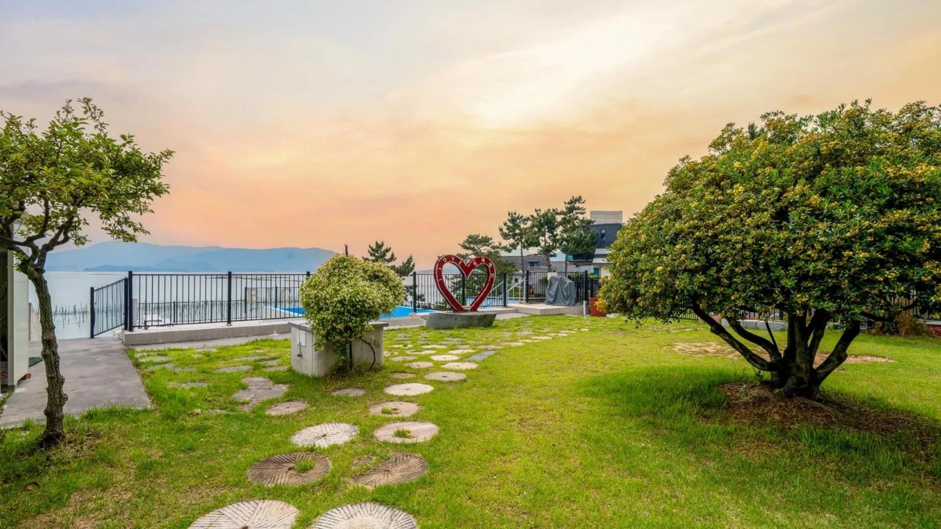 Property building in Sacheon Bichae Pension