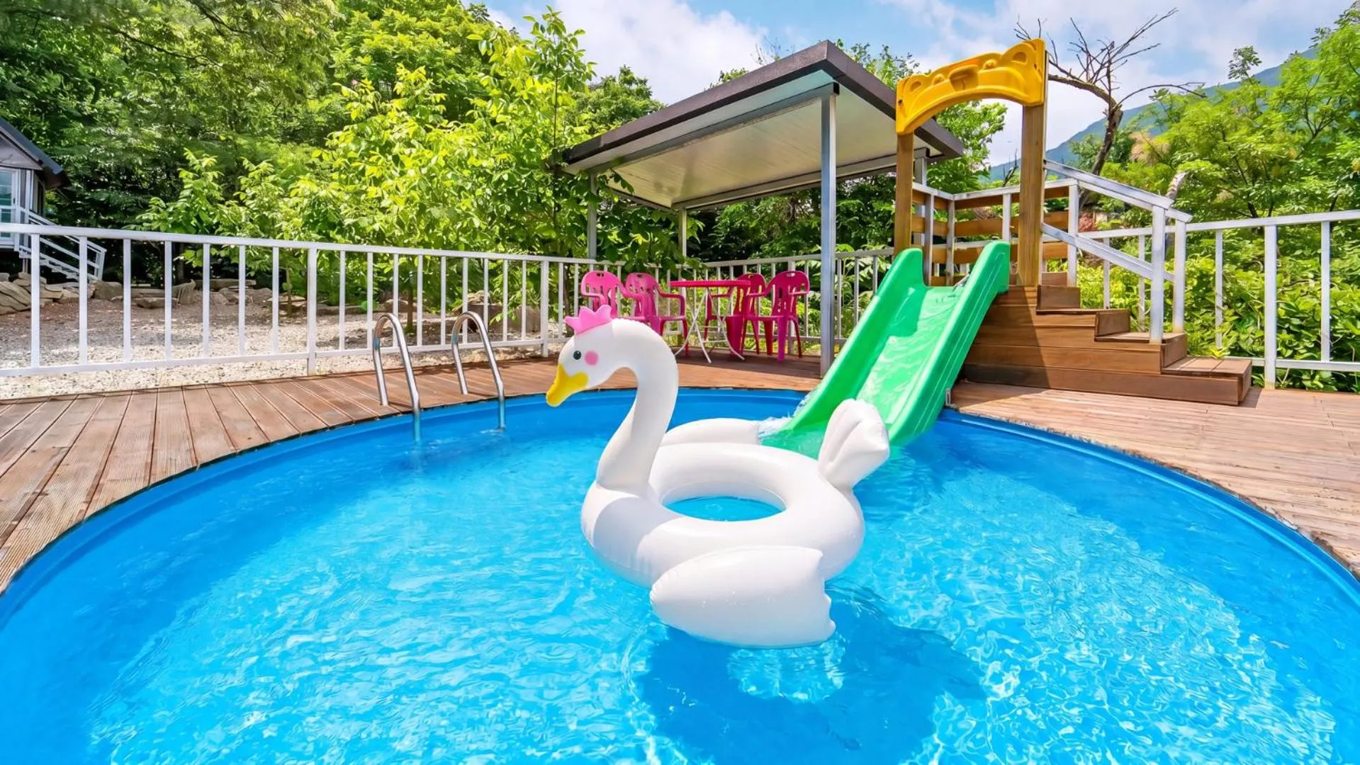 Property building in Gapyeong Pogny Kids Poolvilla
