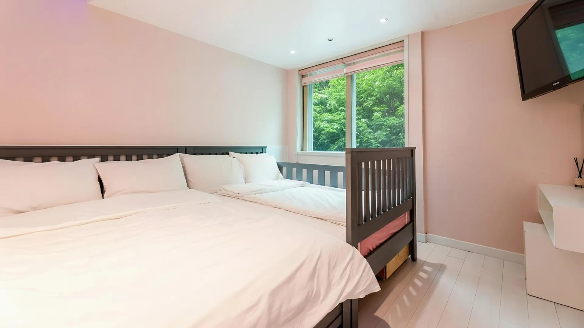 Property building, Bed in Gapyeong Pogny Kids Poolvilla