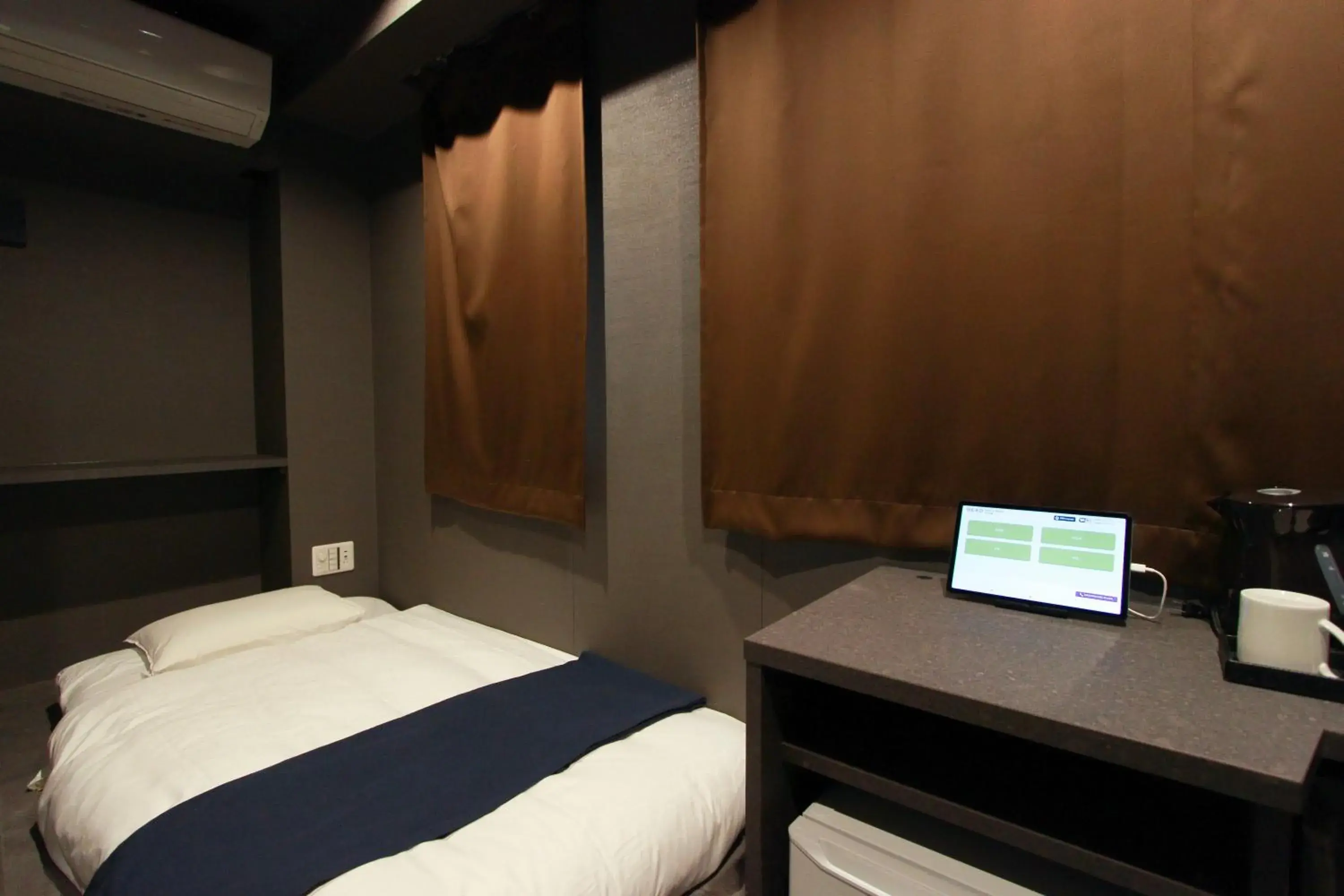 Single Room with Shower - single occupancy in Epoch inn Nakasu Single Room with Shower - single occupancy in Epoch inn Nakasu