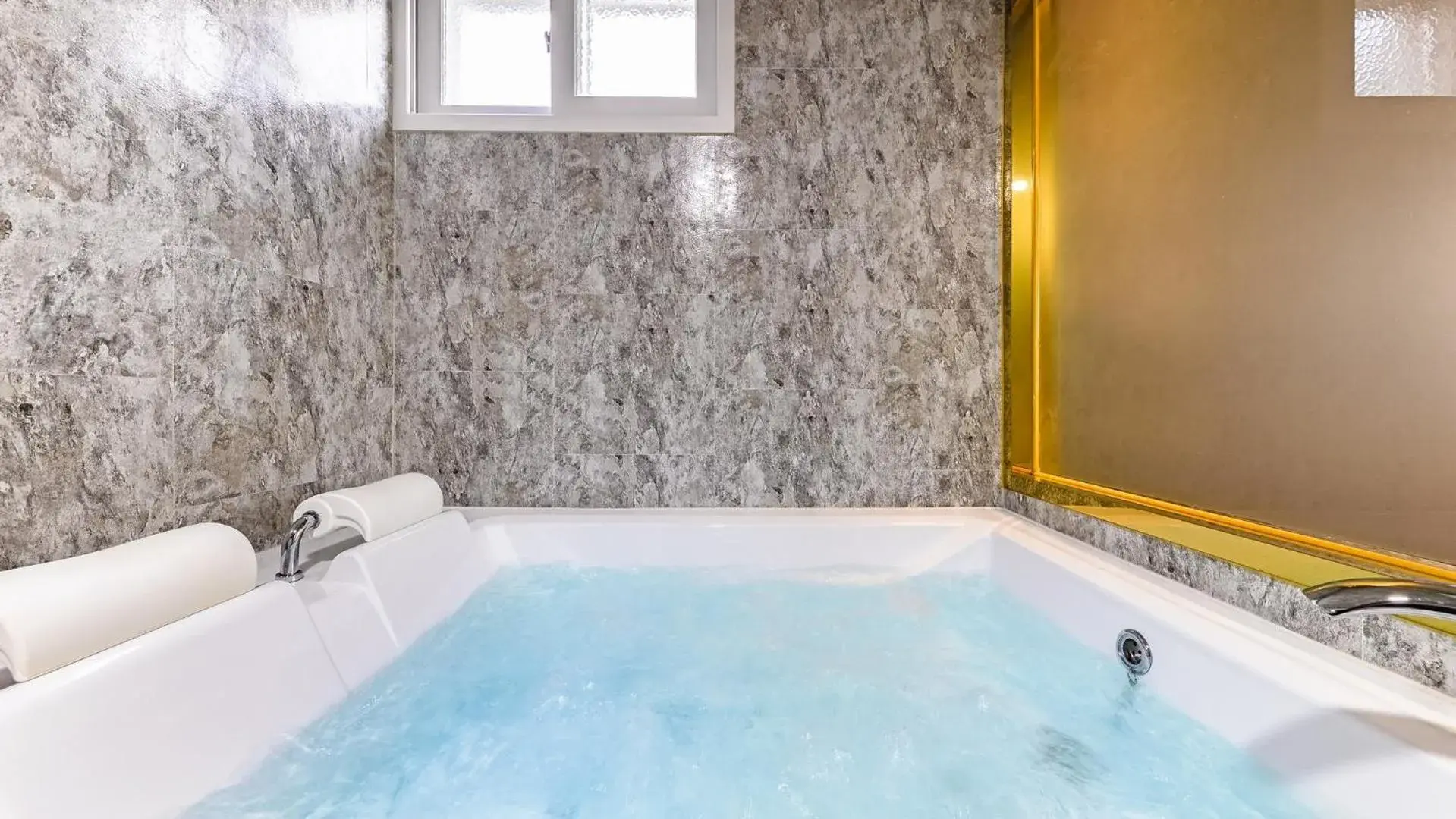 Property building in Chuncheon Poolhouse Epop Property building in Chuncheon Poolhouse Epop