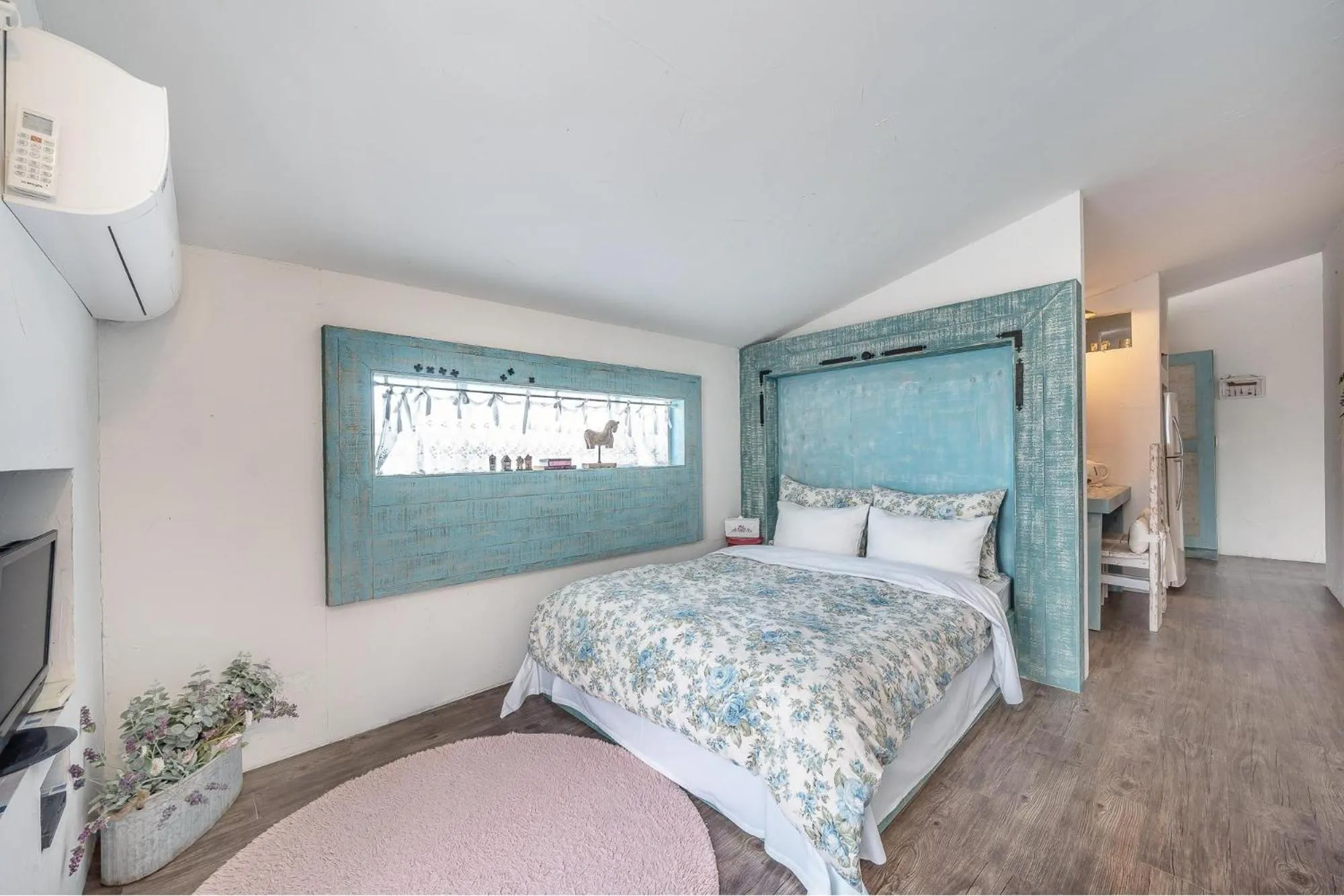 Property building, Bed in Ganghwa Vintage Box Pension