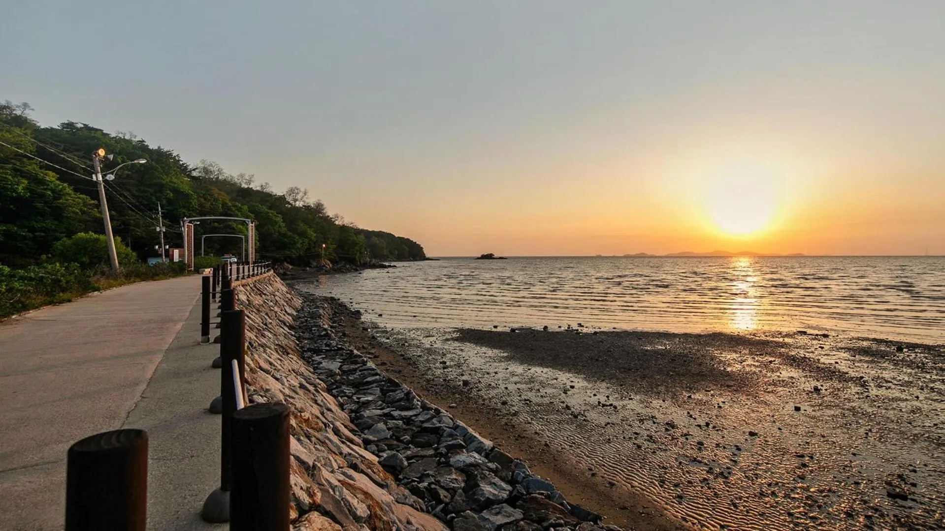 Property building in Ganghwa Vintage Box Pension