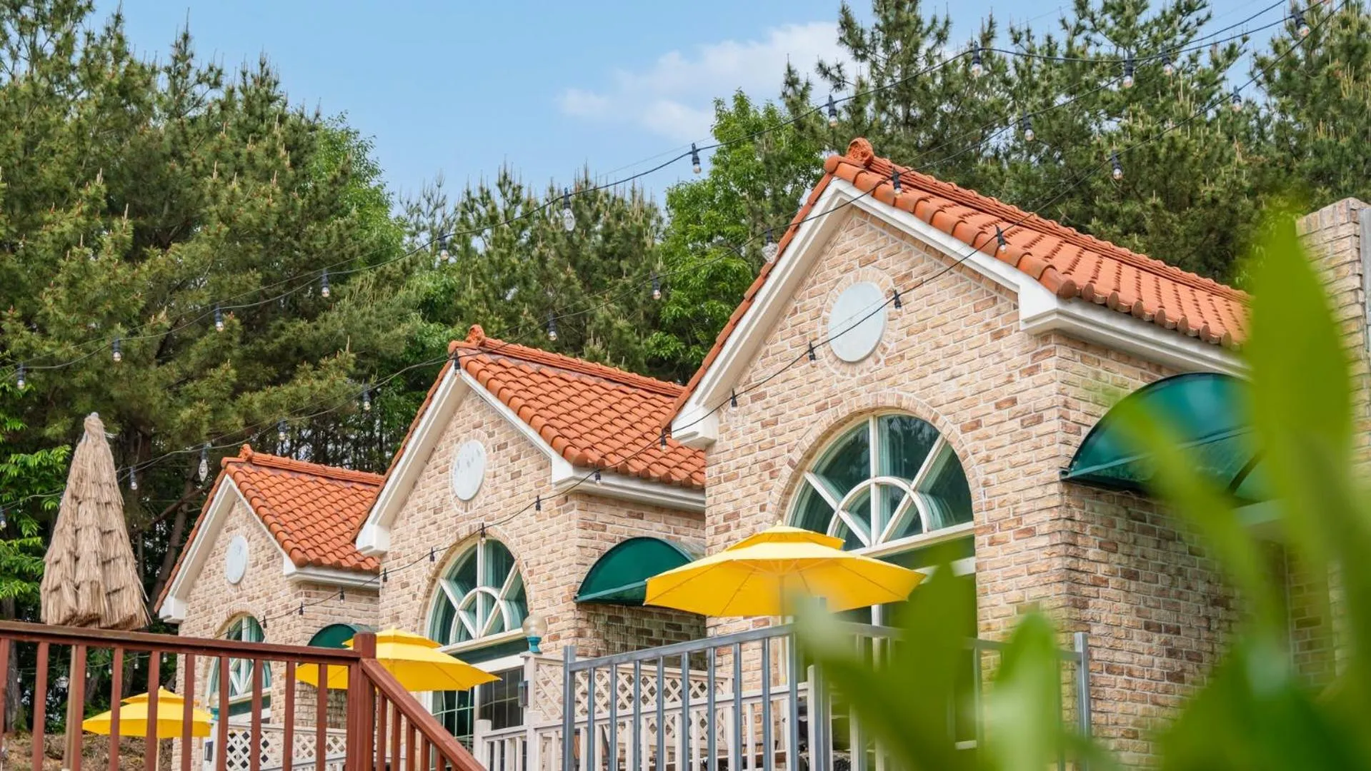 Property building in Taean Atirans Beach Pension