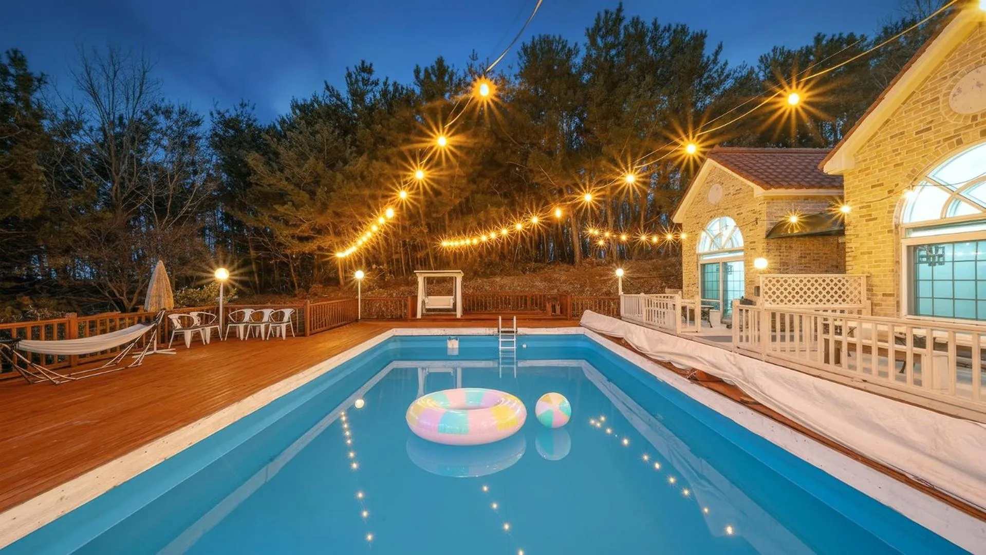 Property building in Taean Atirans Beach Pension