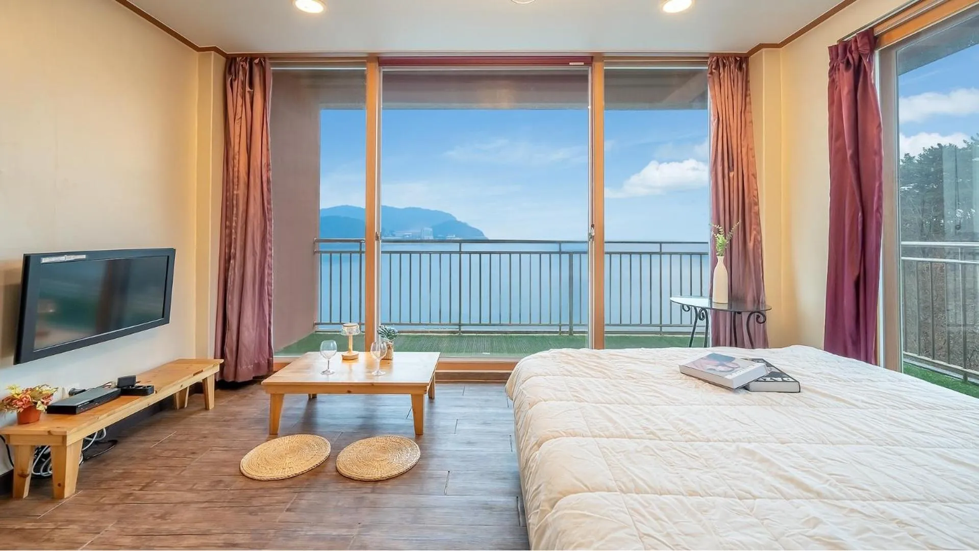 Property building, Bed in Daebudo green beach Pension