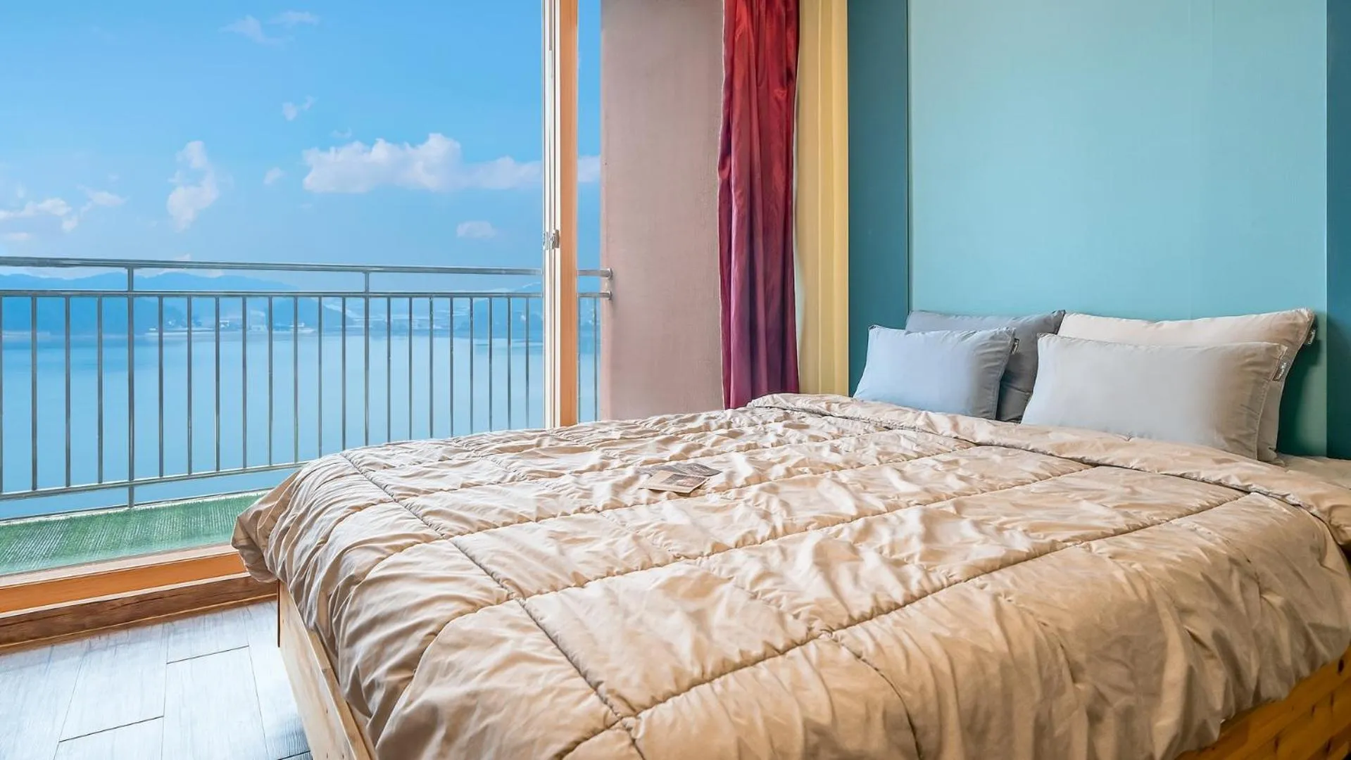 Property building, Bed in Daebudo green beach Pension