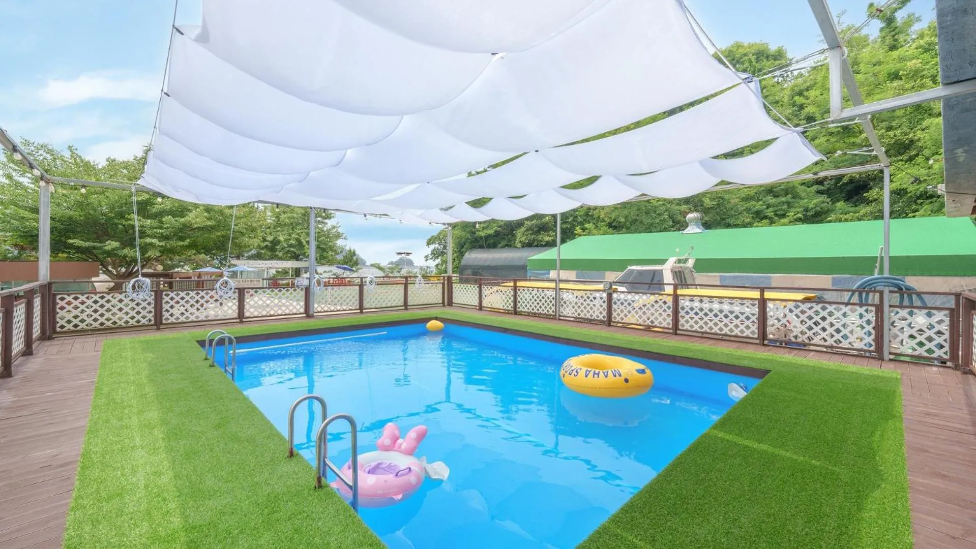 Property building in Daebudo green beach Pension