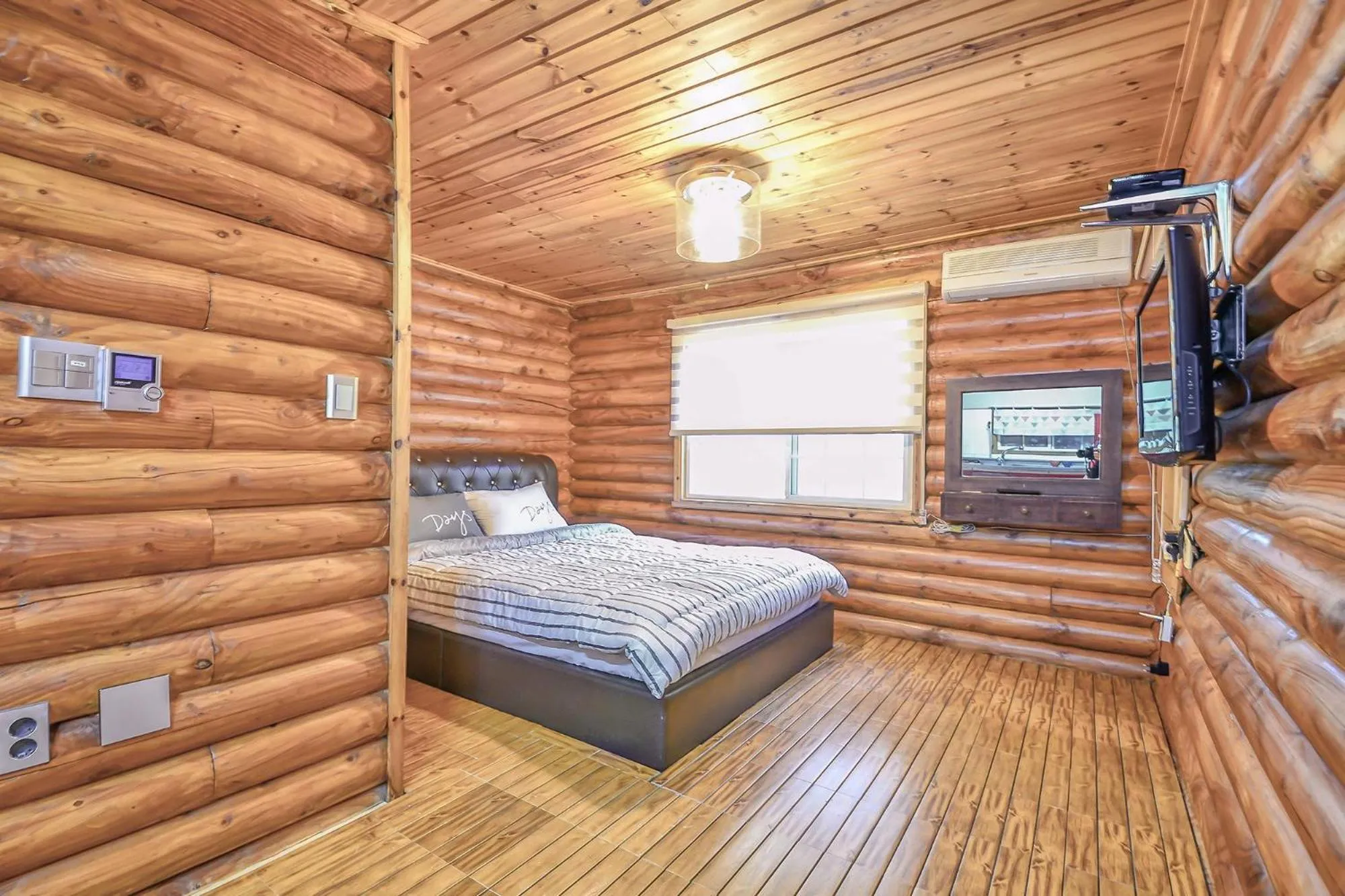 Property building, Bed in Pocheon Arumdri Pension