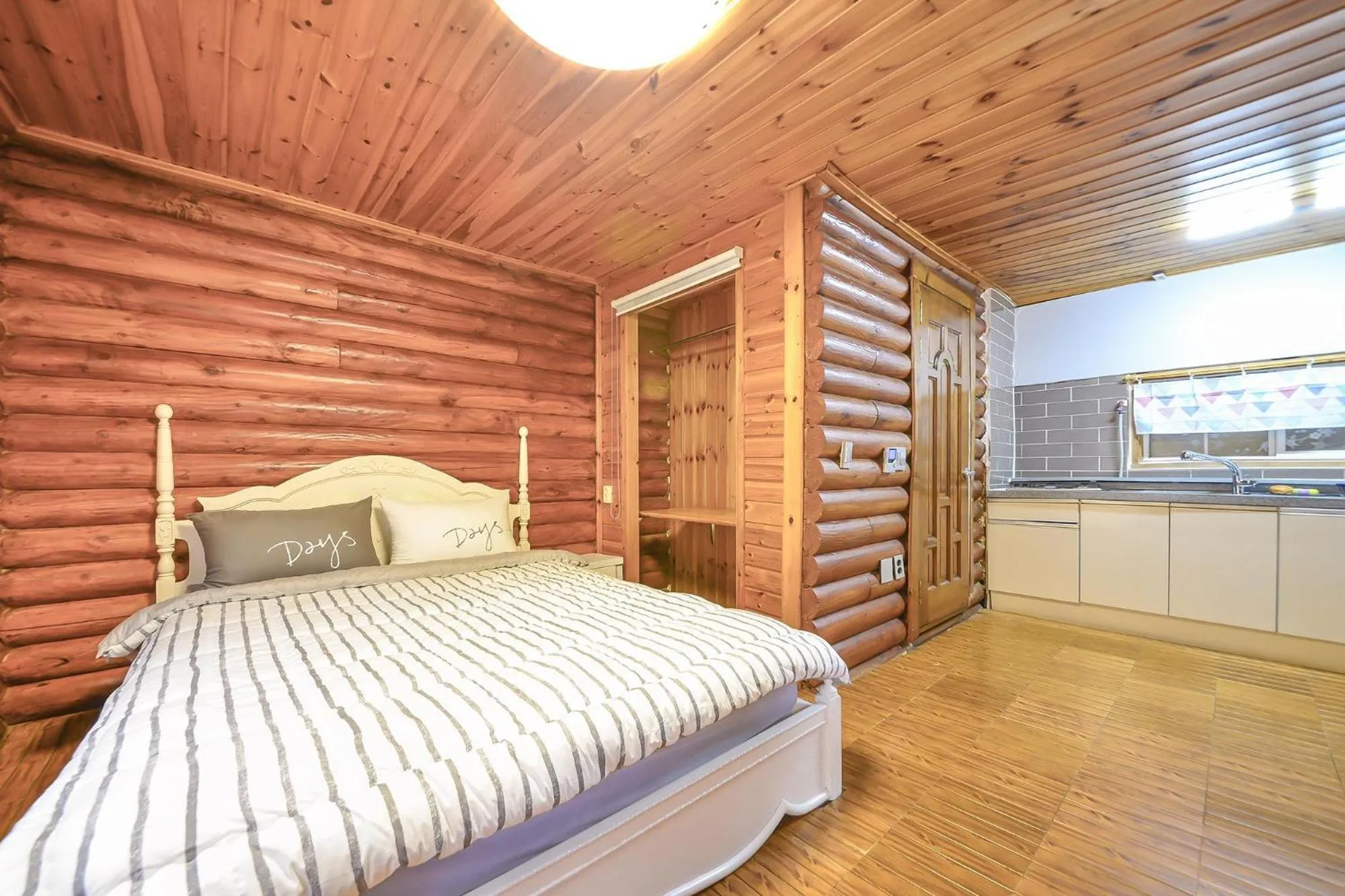 Property building, Bed in Pocheon Arumdri Pension