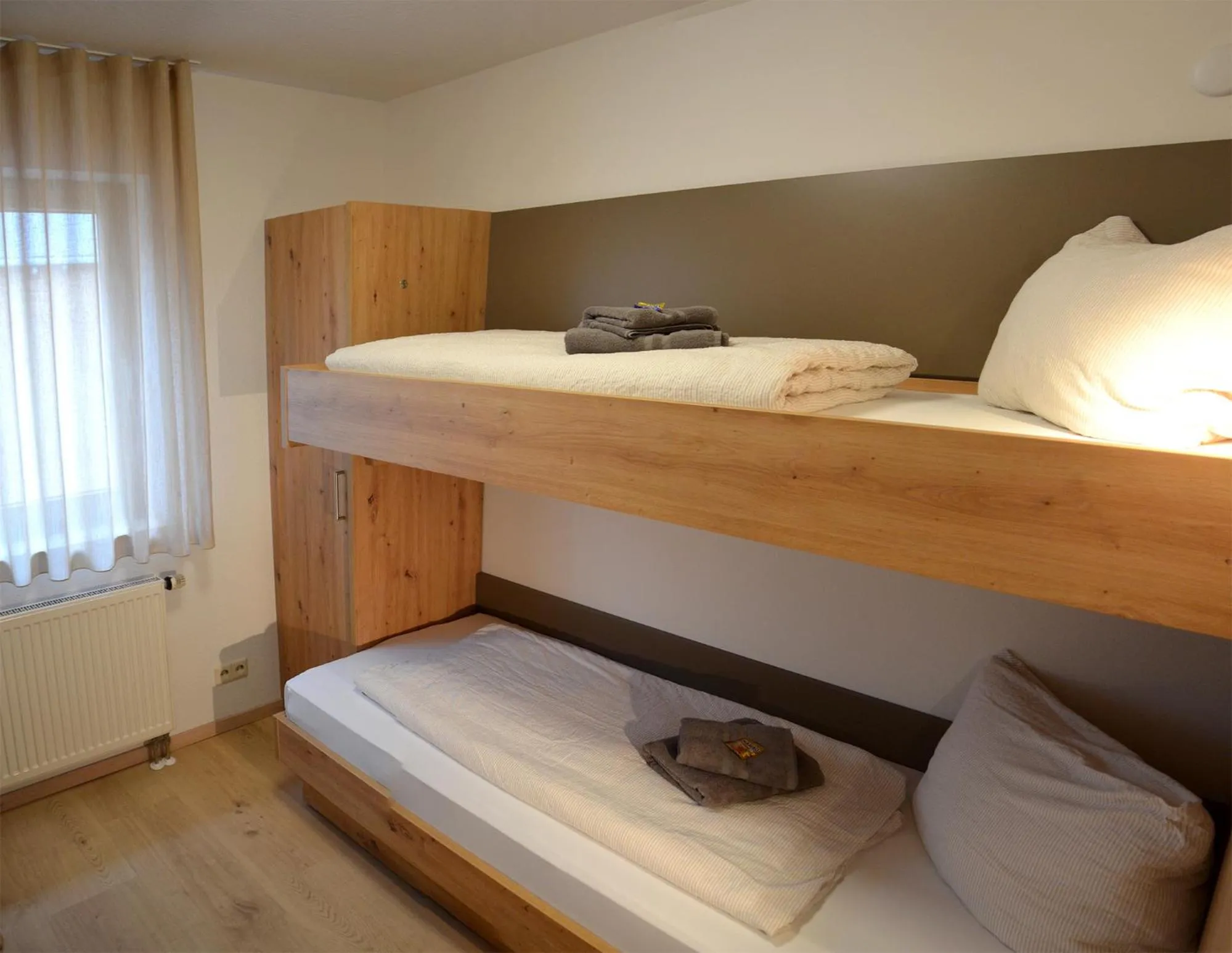 bunk bed, Bed in Gasthof zur Traube