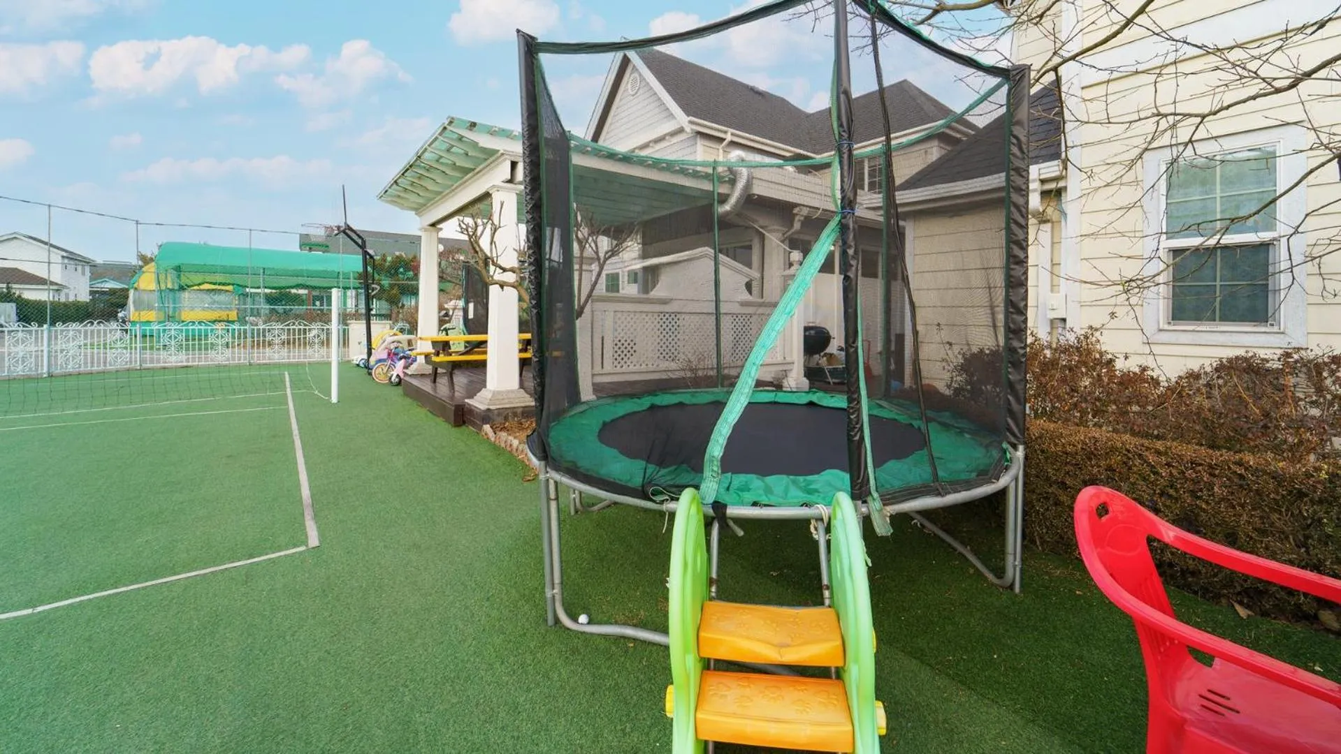 Property building in Daebudo Fullhouse Pension