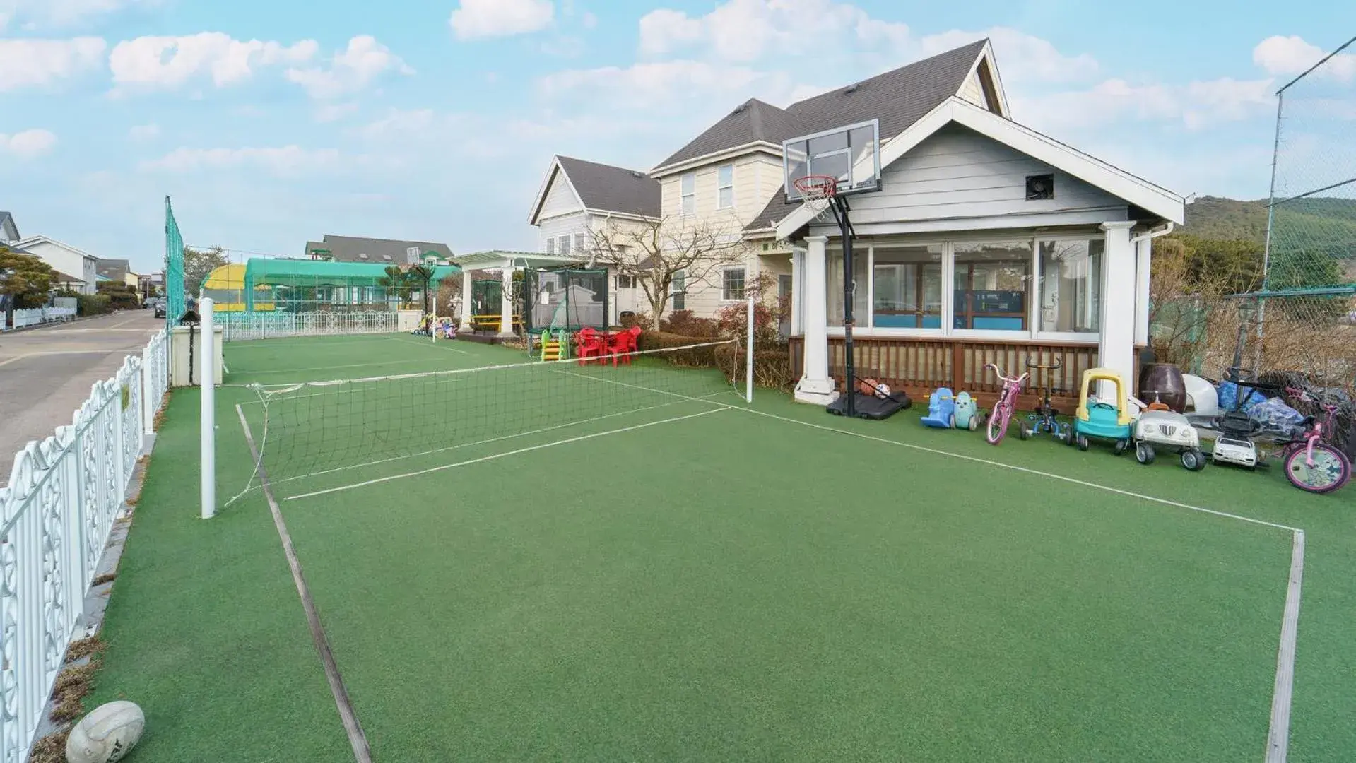 Property building in Daebudo Fullhouse Pension Property building in Daebudo Fullhouse Pension