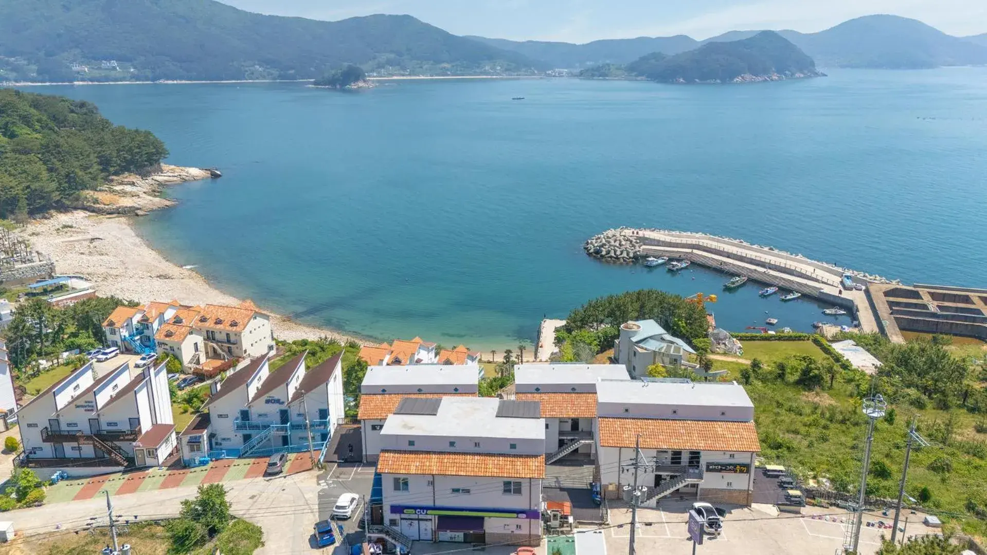 Property building in Geoje Badageurigo Pension Property building in Geoje Badageurigo Pension