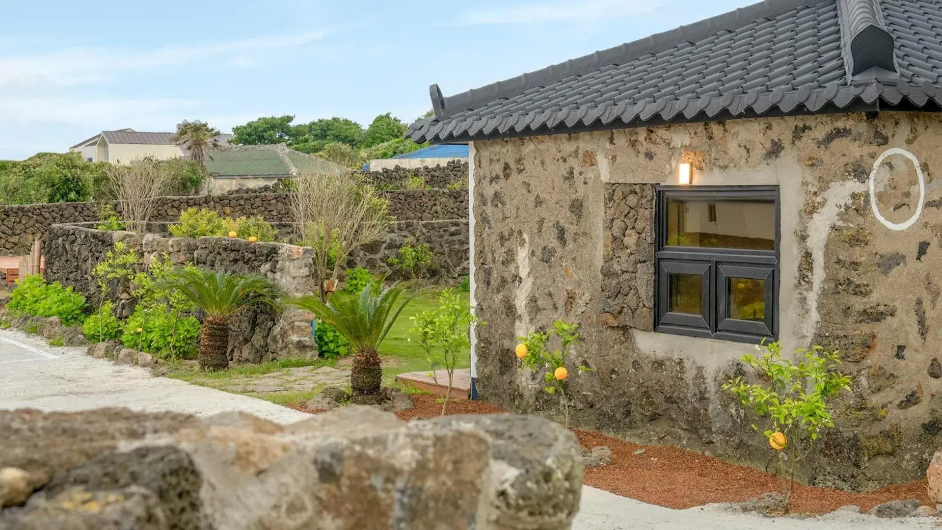 Property building in Jeju Pyeongdae 41street Pension Property building in Jeju Pyeongdae 41street Pension