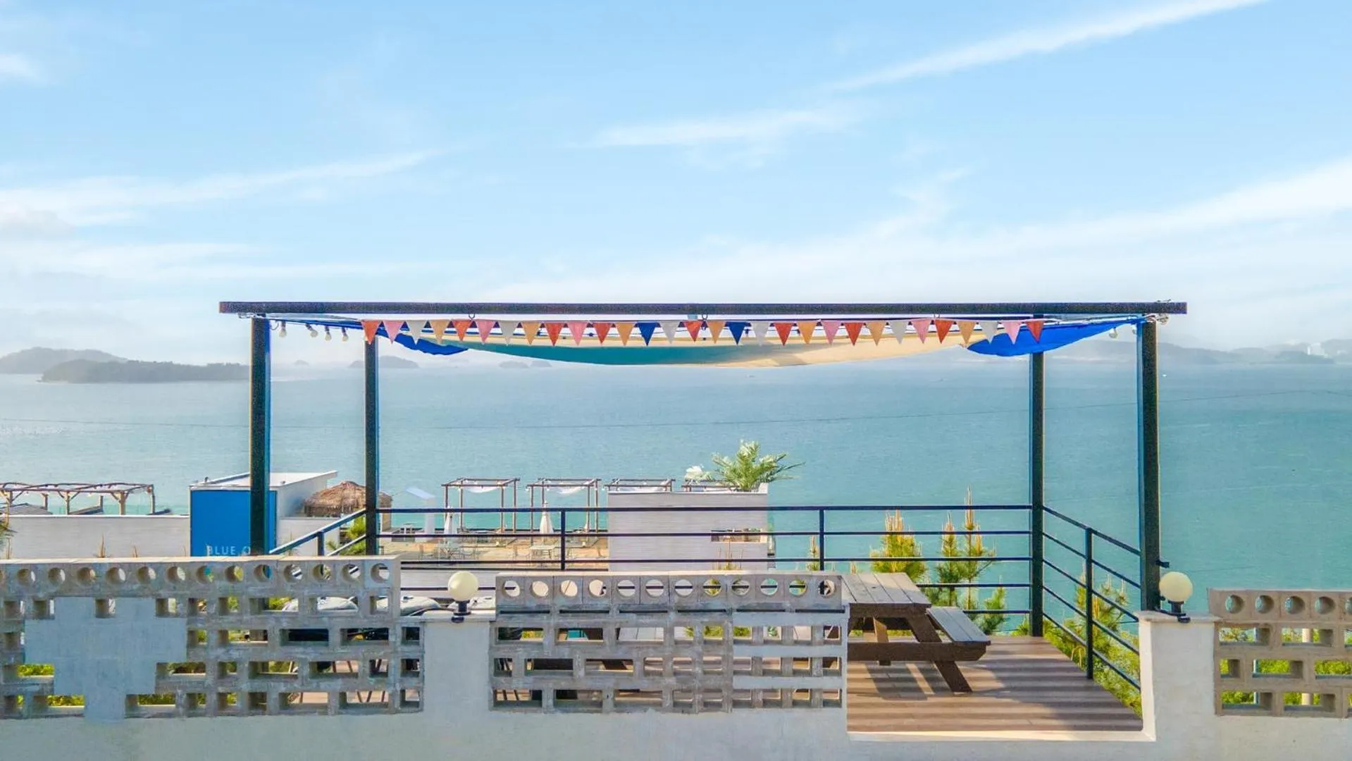 Property building in Yeosu Hemiswi SPA Pension