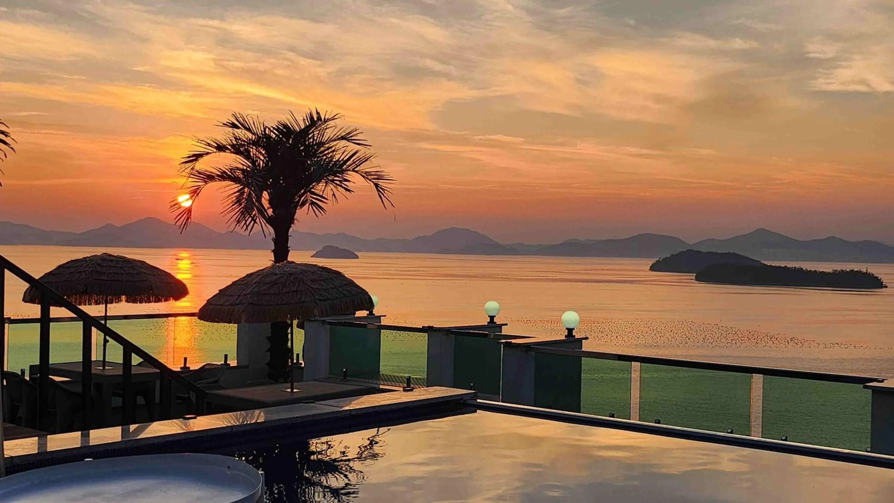 Property building in Yeosu Hemiswi SPA Pension