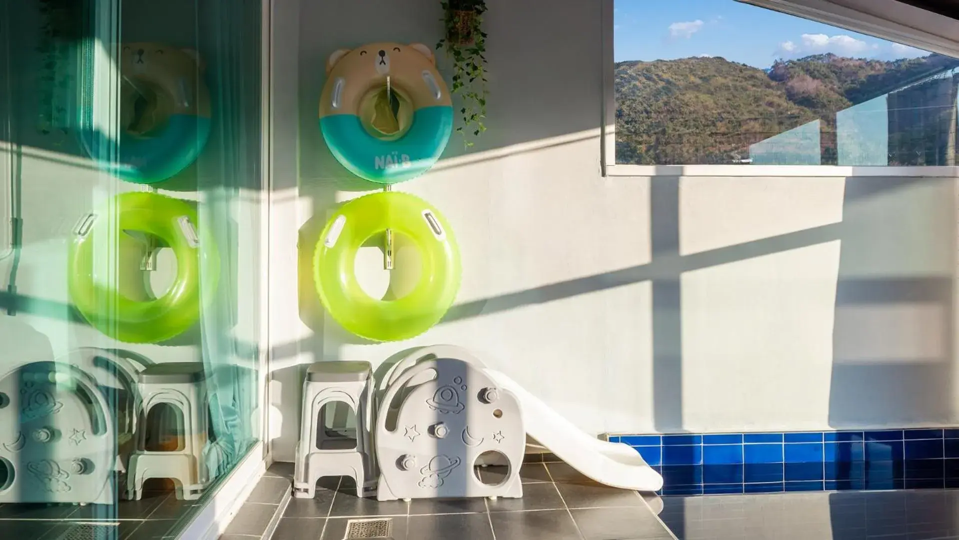 Property building in Gyeongju Modern Pool Villa Property building in Gyeongju Modern Pool Villa