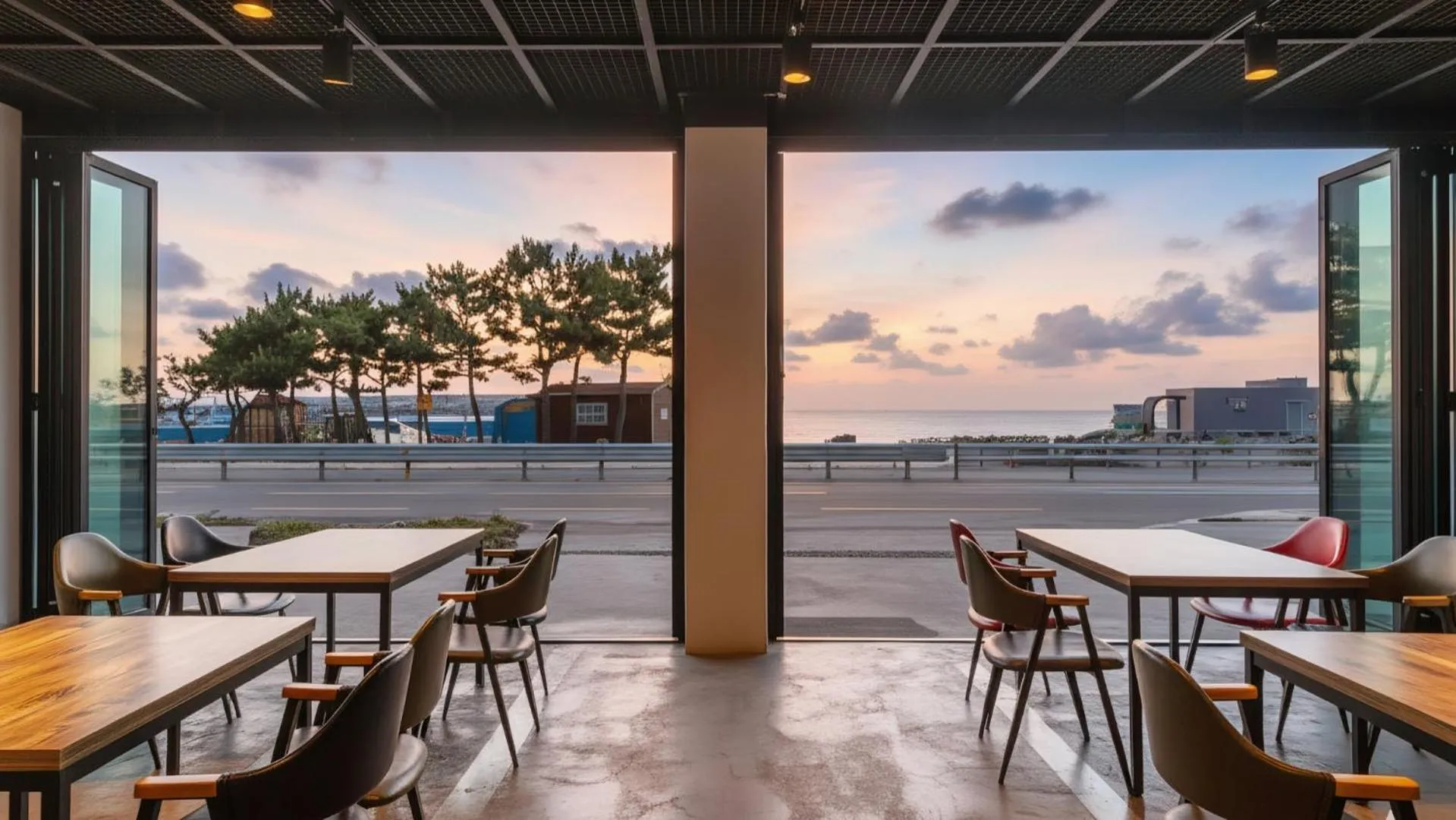 Property building in Yangyang Haettuneonchangmoon Pension