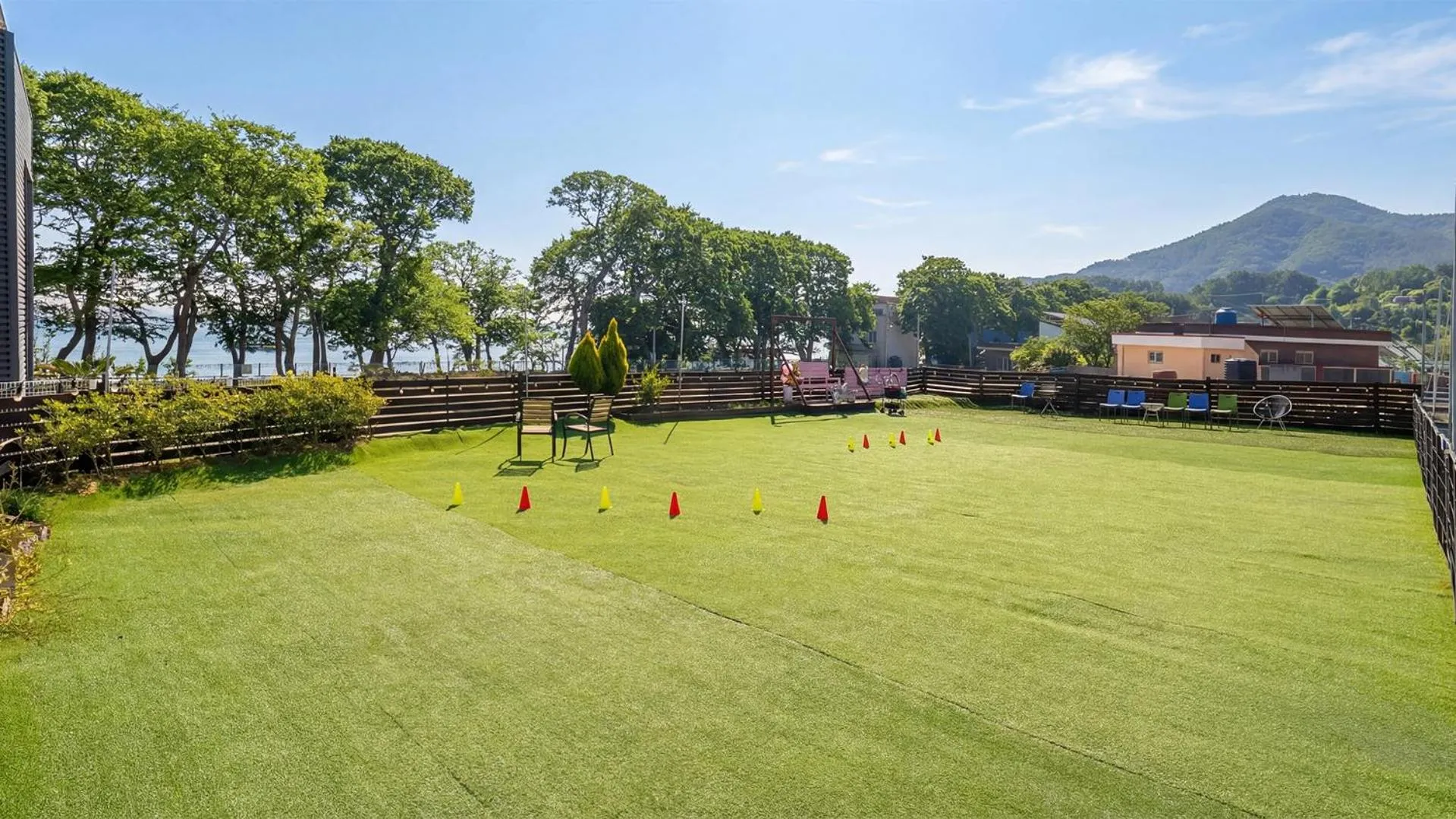 Property building in Namhae Dangdangi Dog Pension Blue