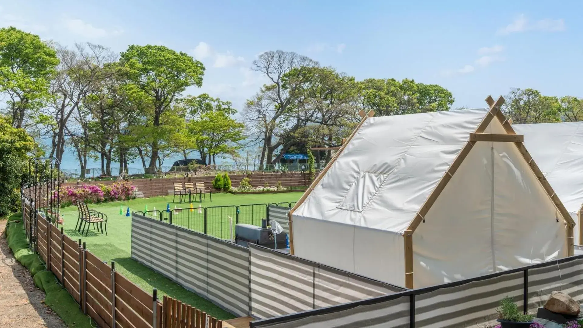 Property building in Namhae Dangdangi Dog Pension Blue Property building in Namhae Dangdangi Dog Pension Blue