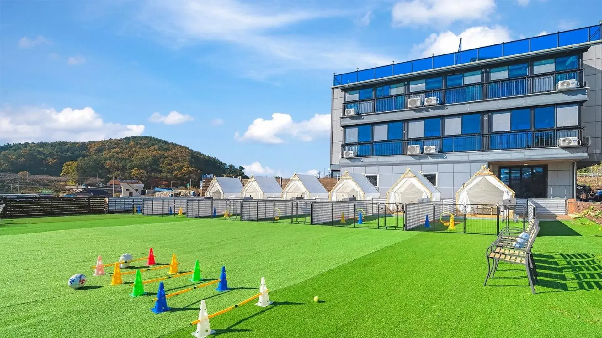 Property building in Namhae Dangdangi Dog Pension Blue Property building in Namhae Dangdangi Dog Pension Blue