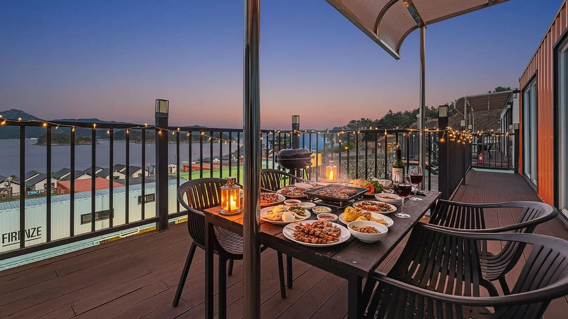 Property building in Goseong Bluebeach Pension&Glamping