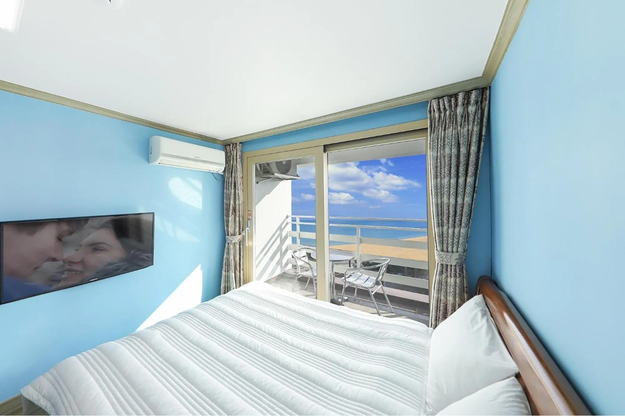 Property building, Bed in Sokcho Harmony Pension