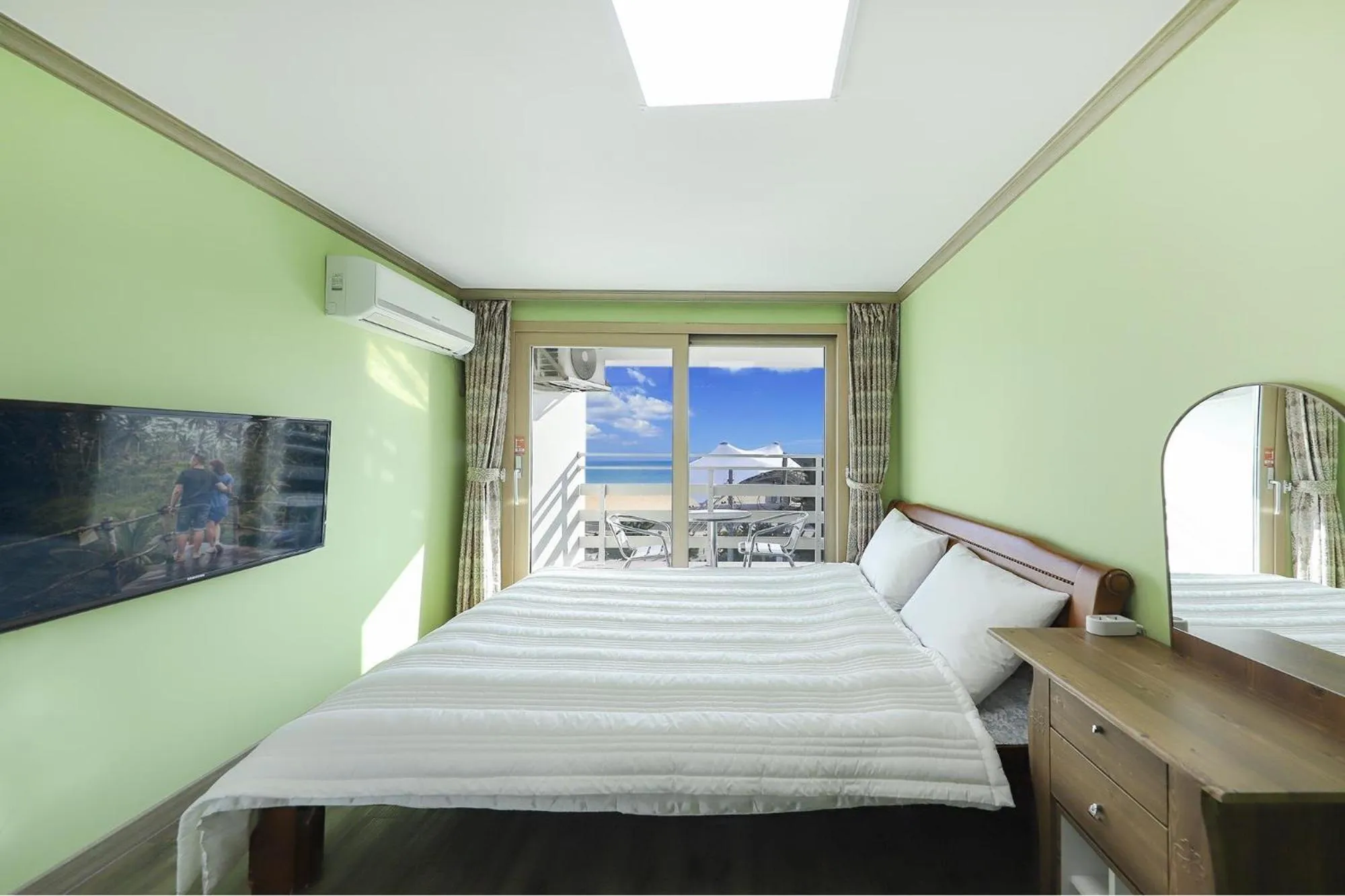 Property building, Bed in Sokcho Harmony Pension