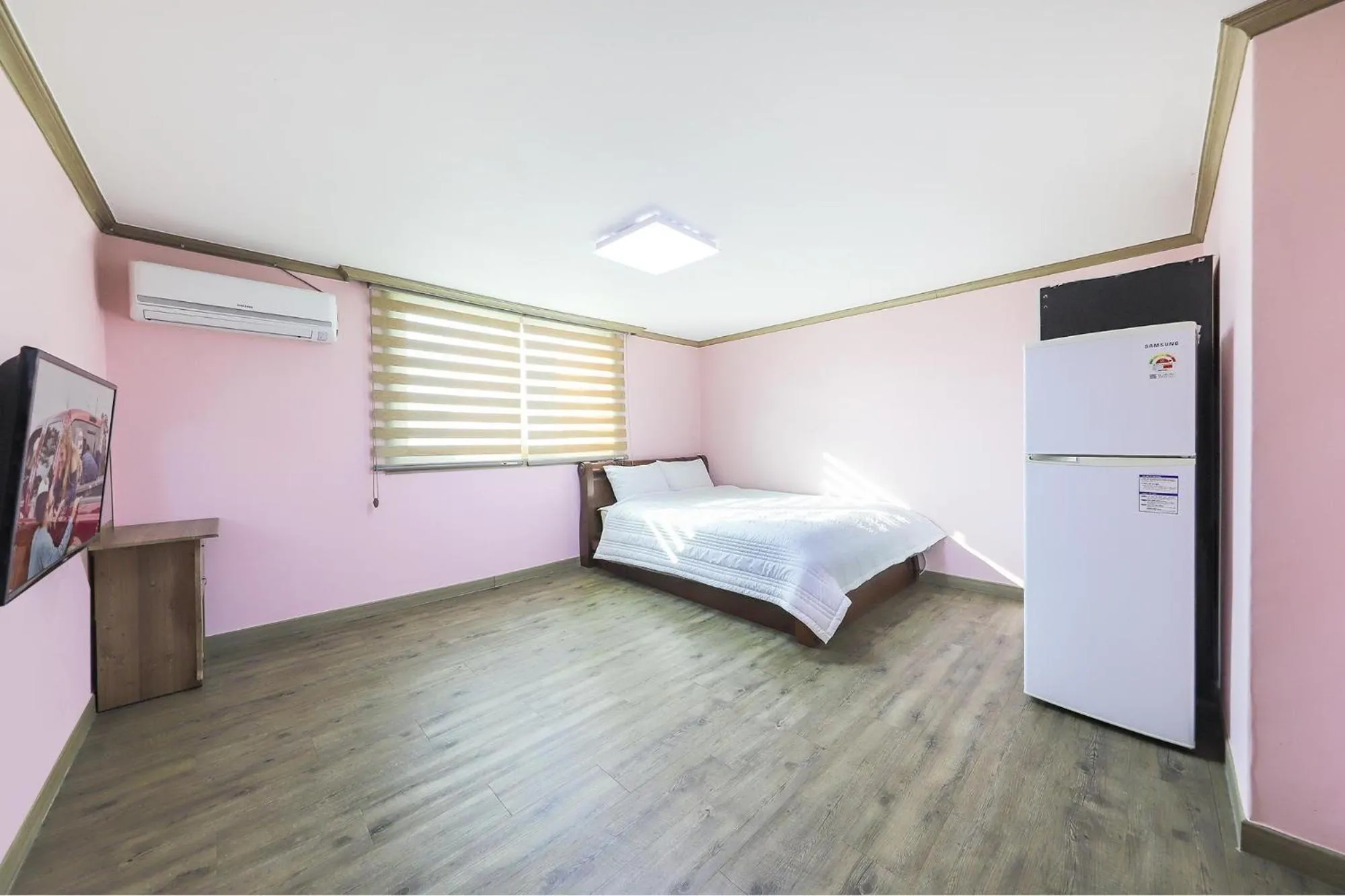 Property building, Bed in Sokcho Harmony Pension