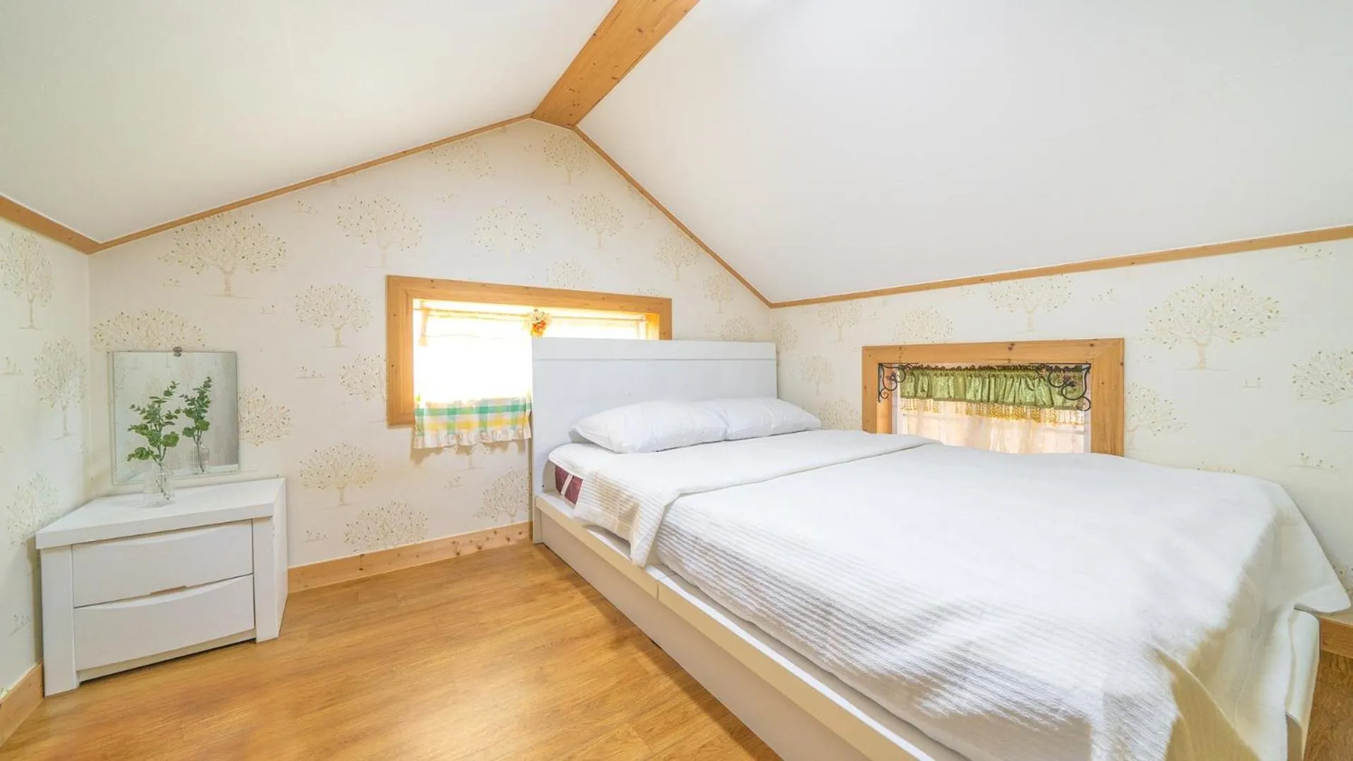 Property building, Bed in Yeosu Noeul Walk Pet Pension