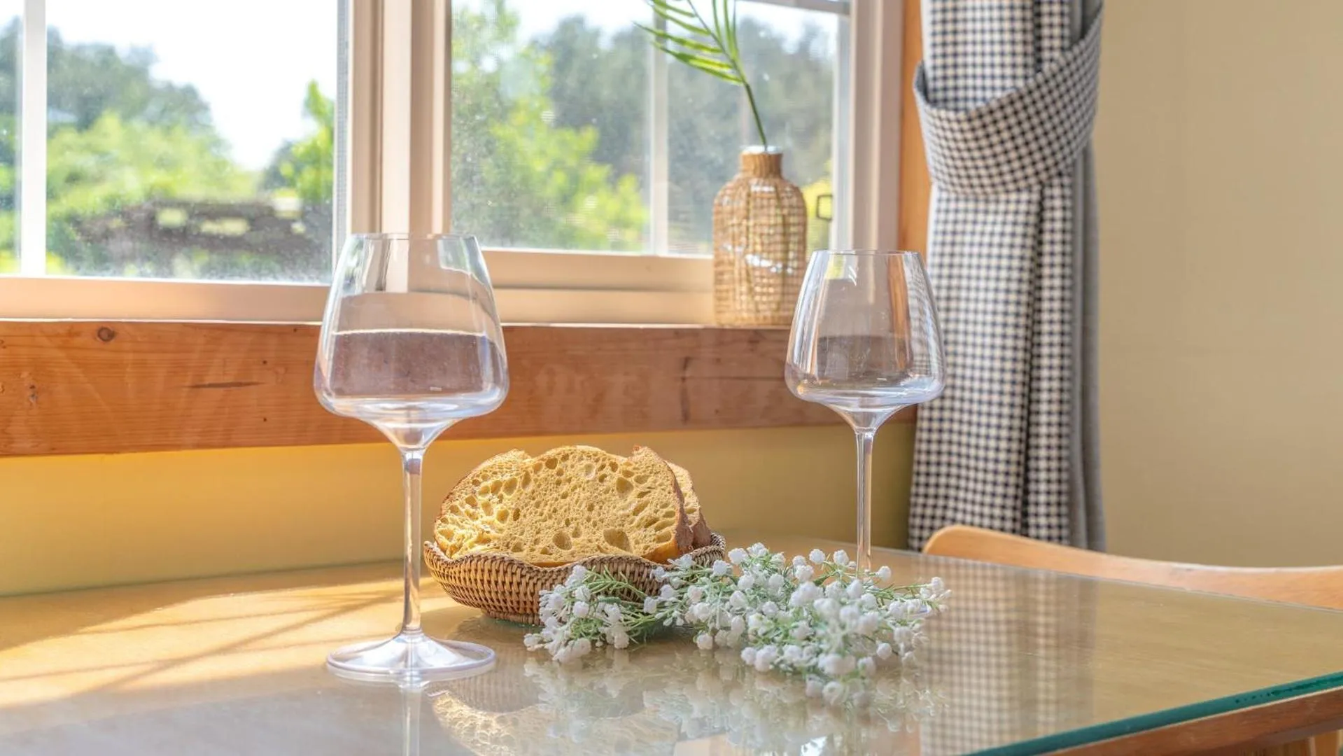 Property building in Yeosu Noeul Walk Pet Pension