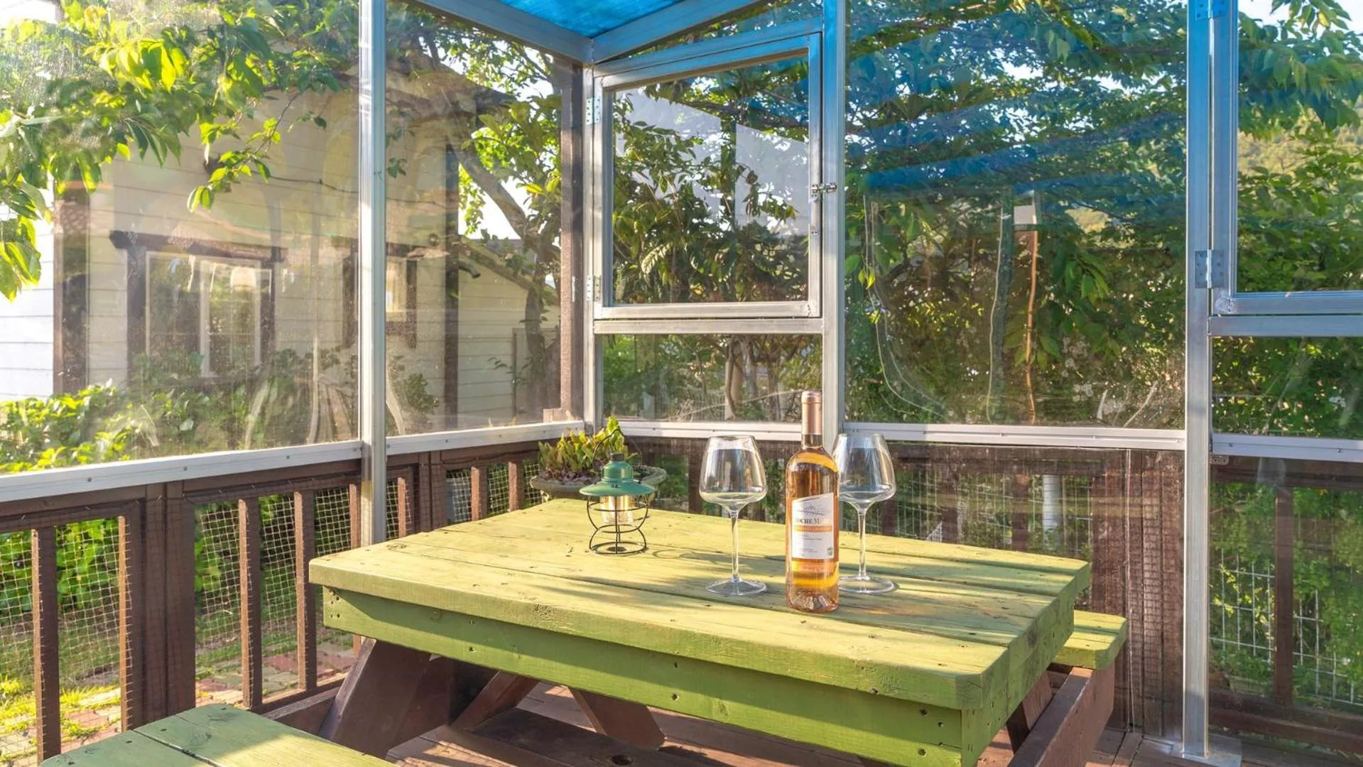 Property building in Yeosu Noeul Walk Pet Pension