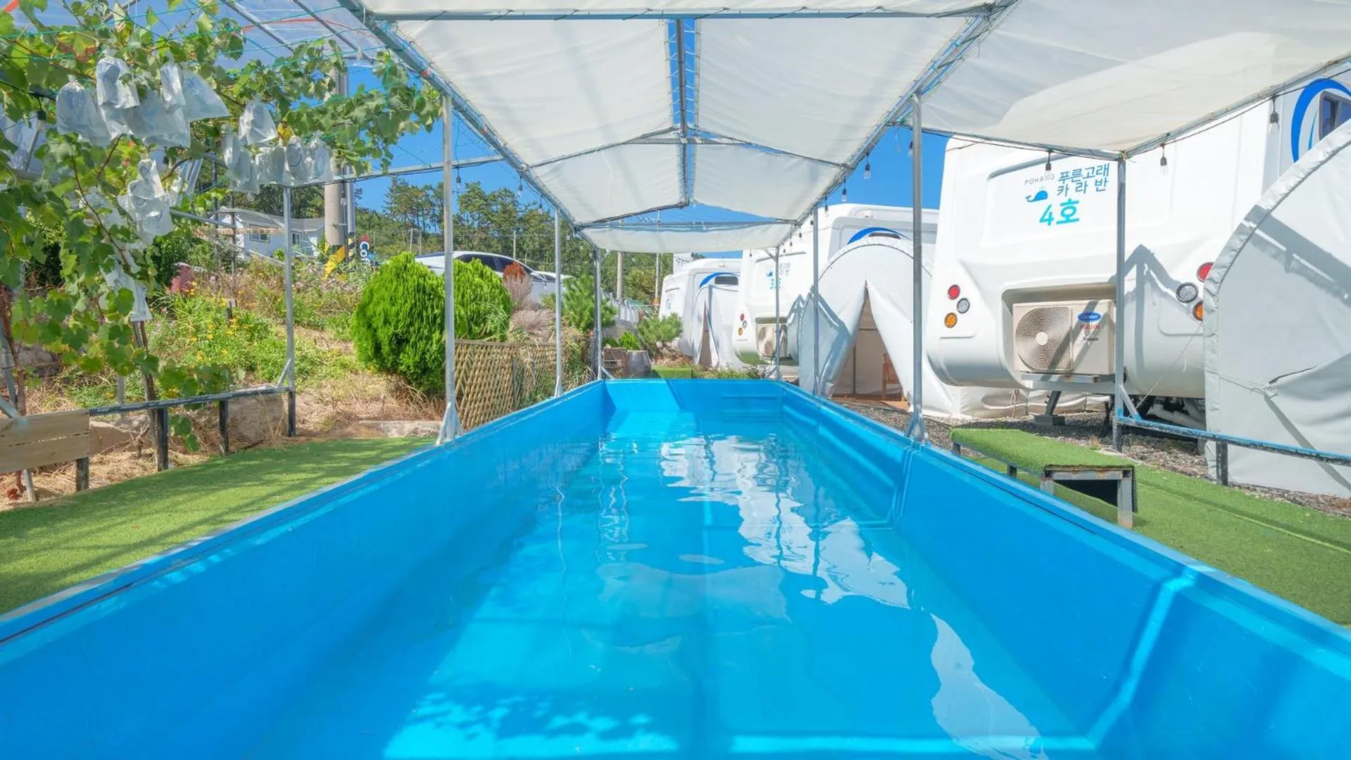 Photo of the whole room in Pohang Puleungolae Caravan