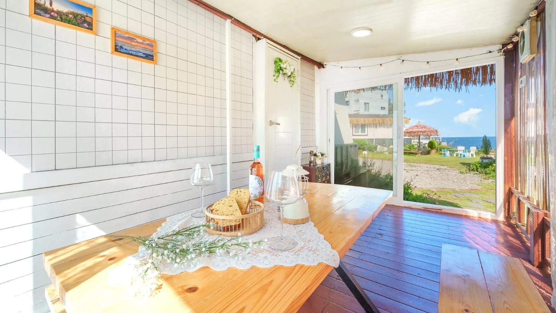 Photo of the whole room in Pohang Puleungolae Caravan