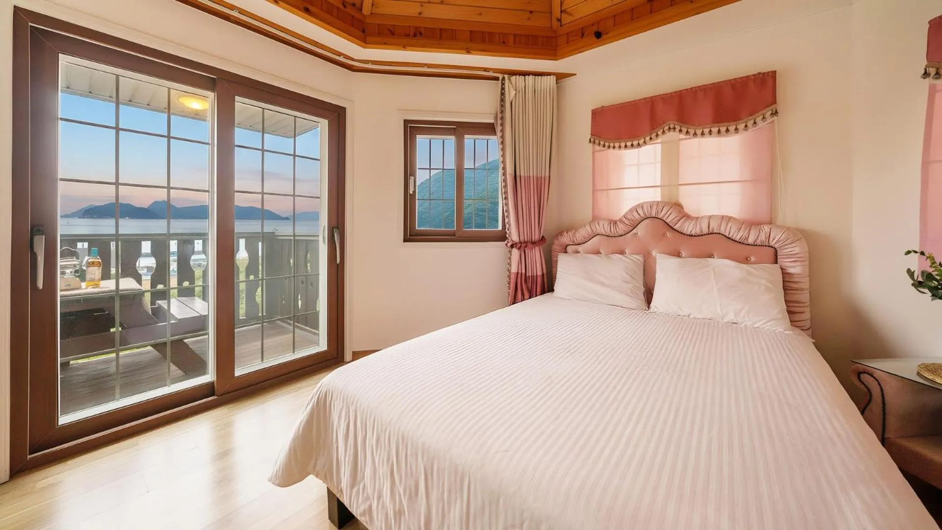 Property building, Bed in Geoje Gaonara Pension