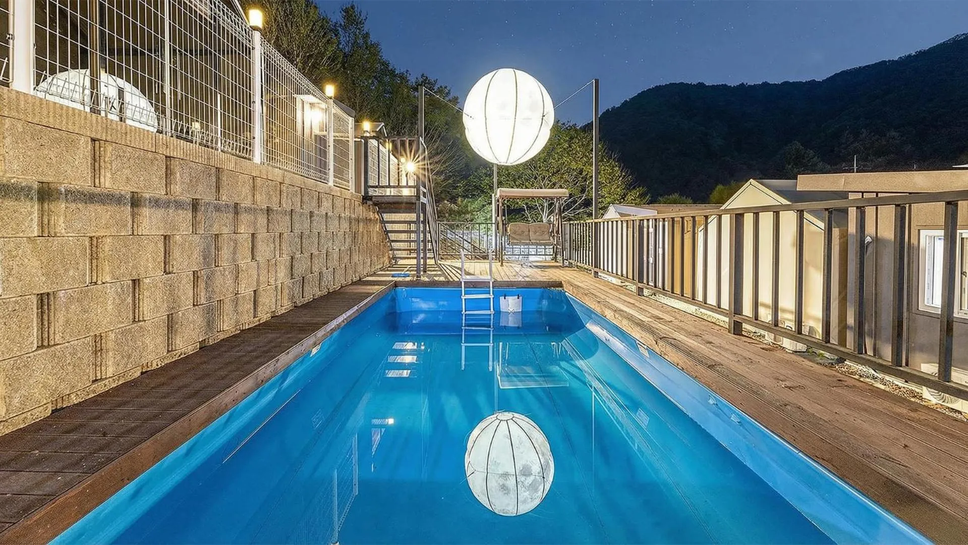 Property building in Gapyeong Ddobagi Pet & Spa Glamping