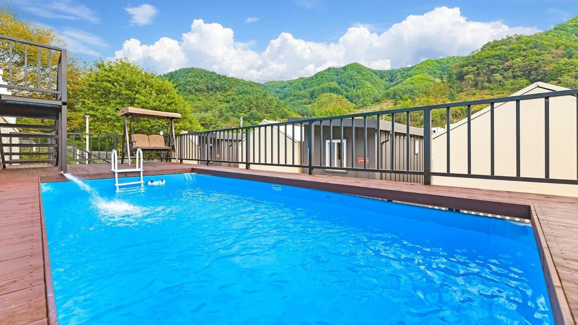 Gapyeong Ddobagi Pet &amp; Spa Glamping