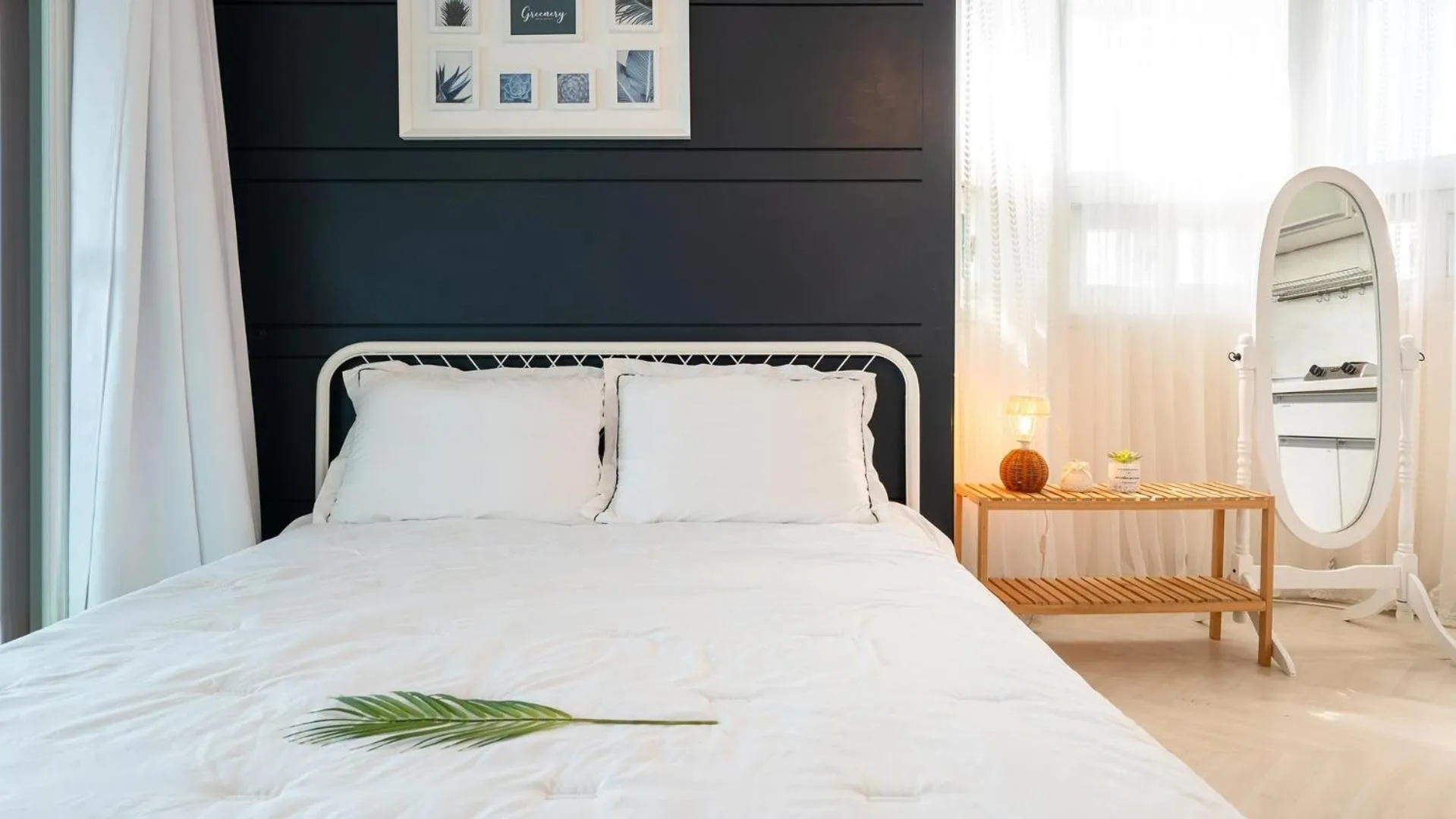 Property building, Bed in Taean anmyeondo hwangdo ilmare Pension