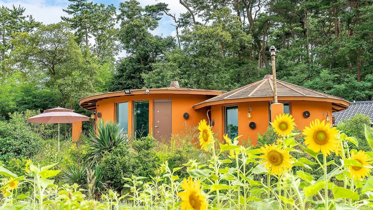 Property building in Taean Todamgil Pension