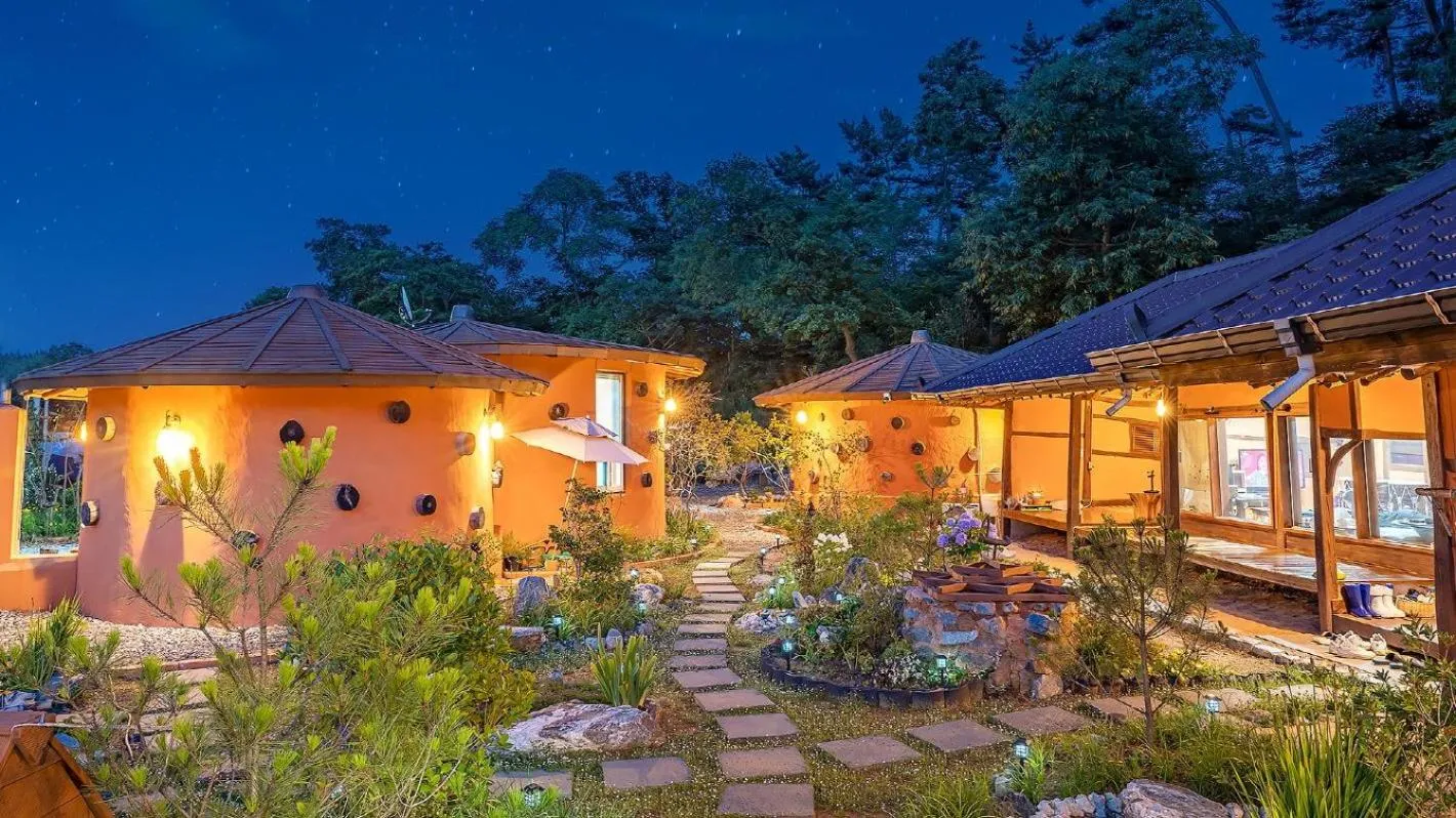 Property building in Taean Todamgil Pension