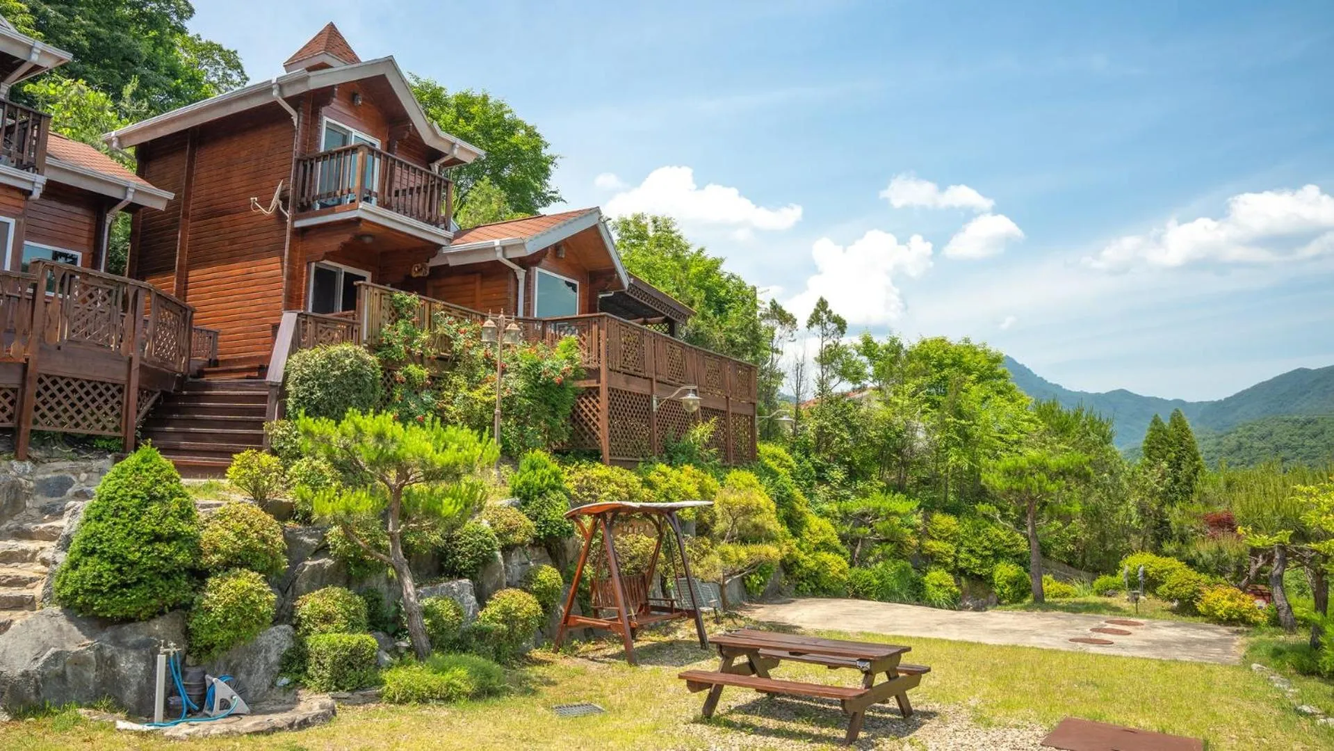 Property building in Yangpyeong Isobiyagi Spa Pension