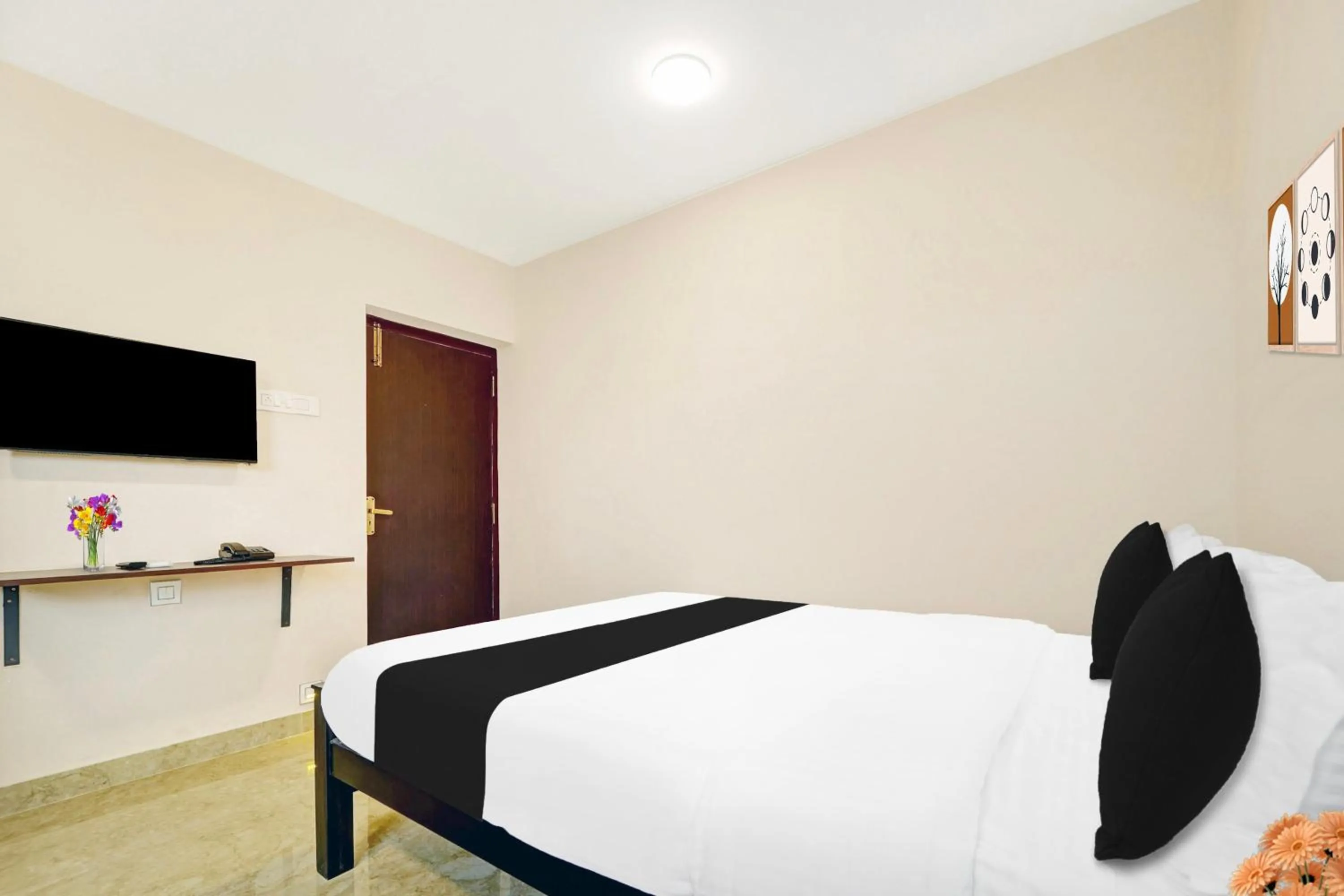 Standard Double Room - single occupancy in Super Collection O Saravanampatti