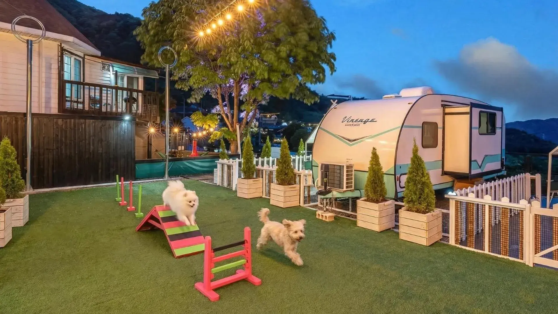 Property building in Gapyeong Dongban84 Glamping&Pool villa Property building in Gapyeong Dongban84 Glamping&Pool villa